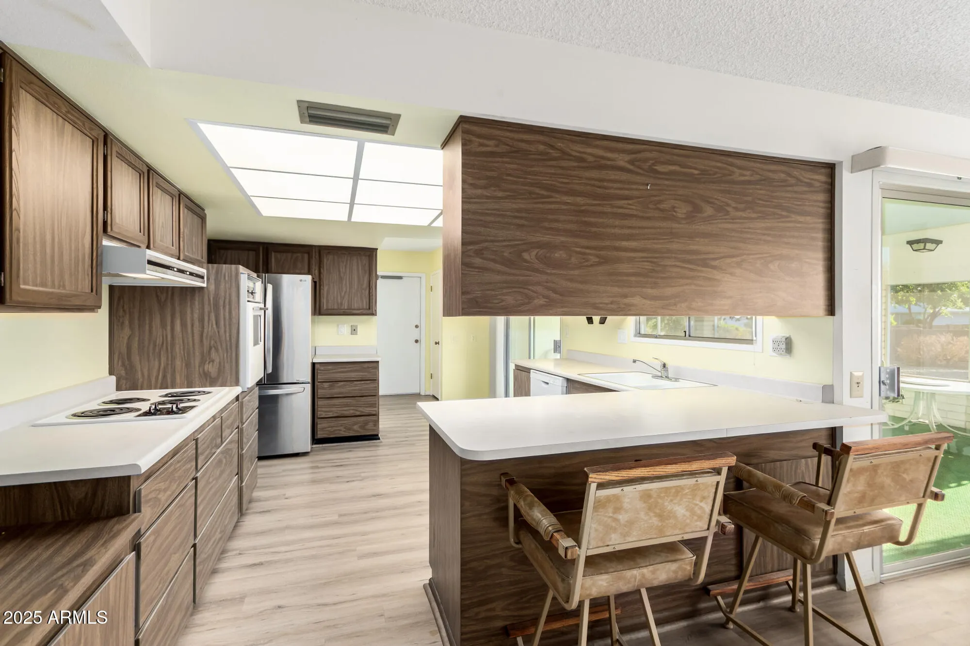 Property Slideshow image 11 of 31 | 13335 w hardwood dr, Sun City West, AZ, 85375