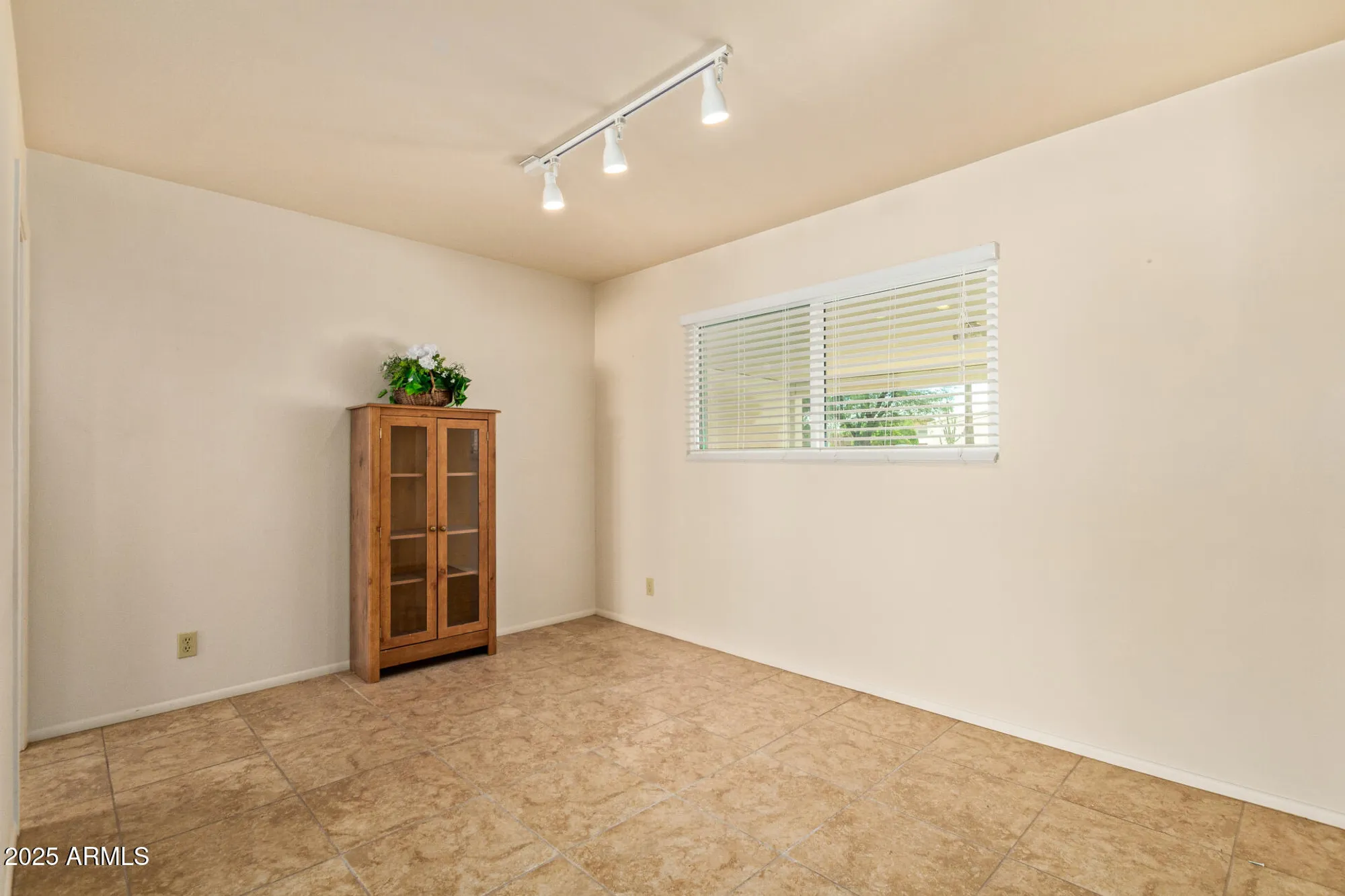 Property Slideshow image 7 of 39 | 7650 e medlock dr, Scottsdale, AZ, 85250