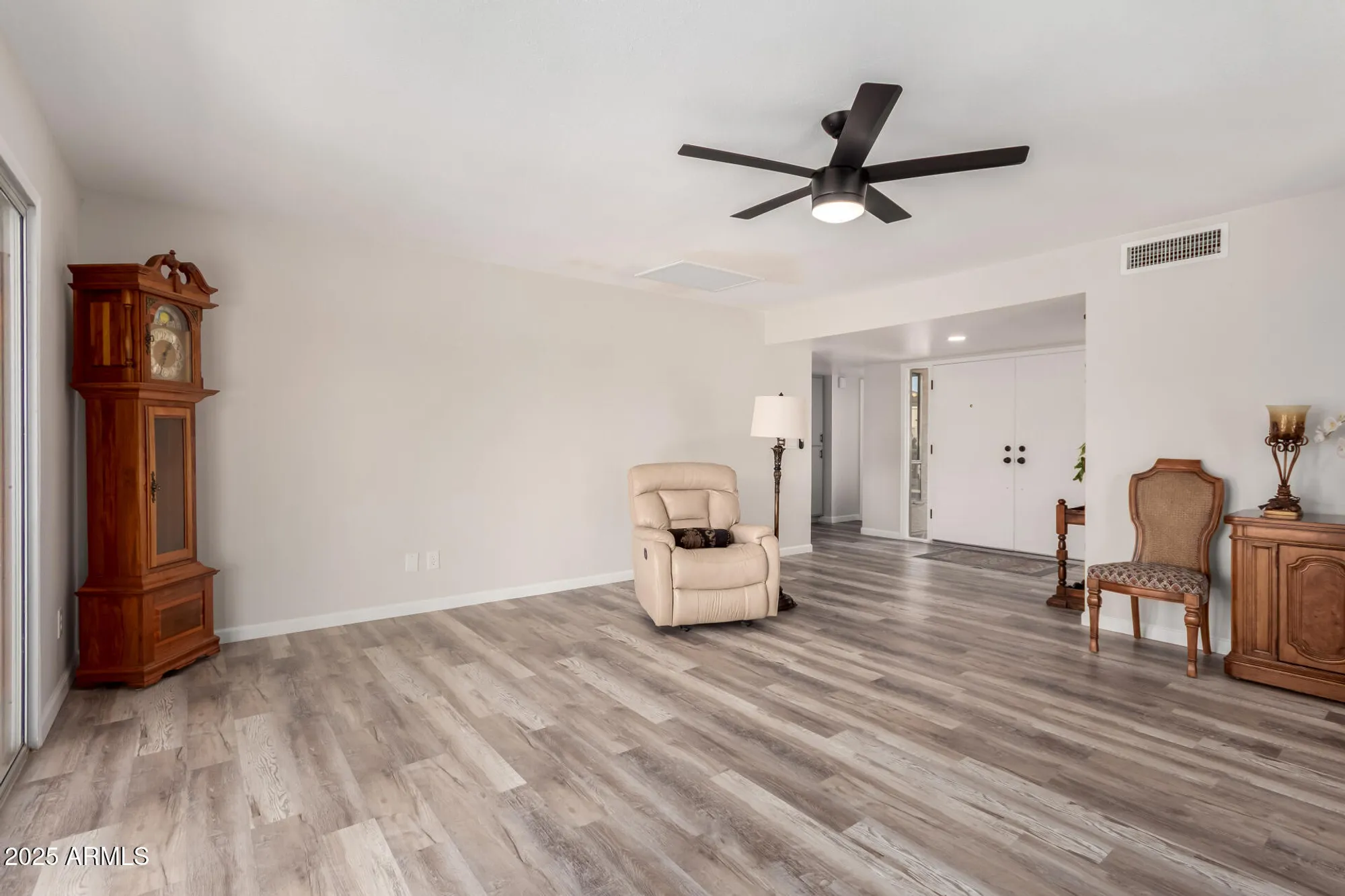 Property Slideshow image 8 of 38 | 26422 s new town dr, Sun Lakes, AZ, 85248