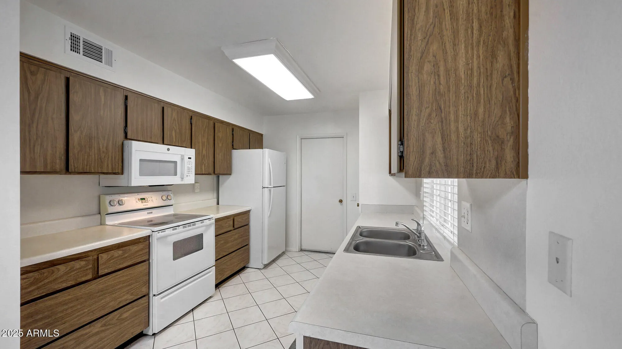 Property Slideshow image 13 of 37 | 16828 n 108th ave, Sun City, AZ, 85351