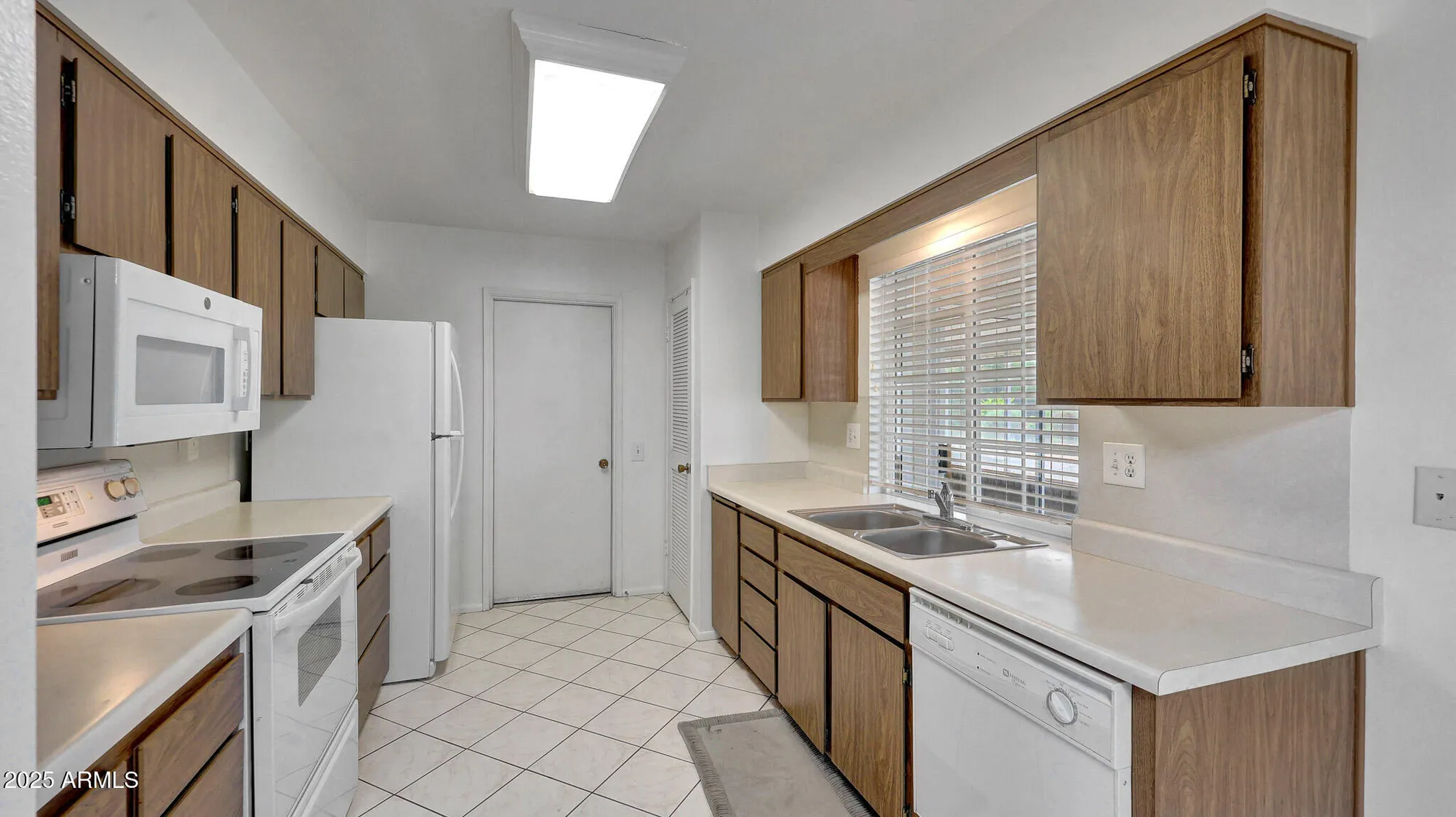 Property Slideshow image 14 of 37 | 16828 n 108th ave, Sun City, AZ, 85351