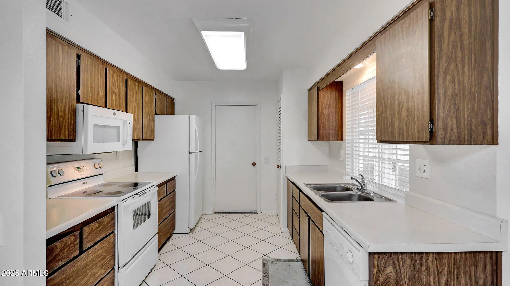 Property Slideshow image 3 of 37 | 16828 n 108th ave, Sun City, AZ, 85351