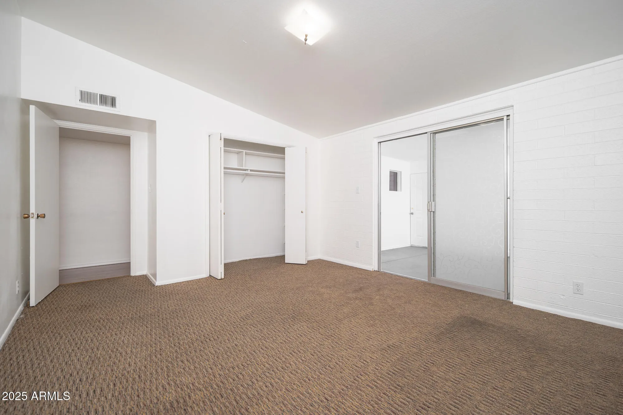 Property Slideshow image 8 of 28 | 10620 w oakmont dr, Sun City, AZ, 85351