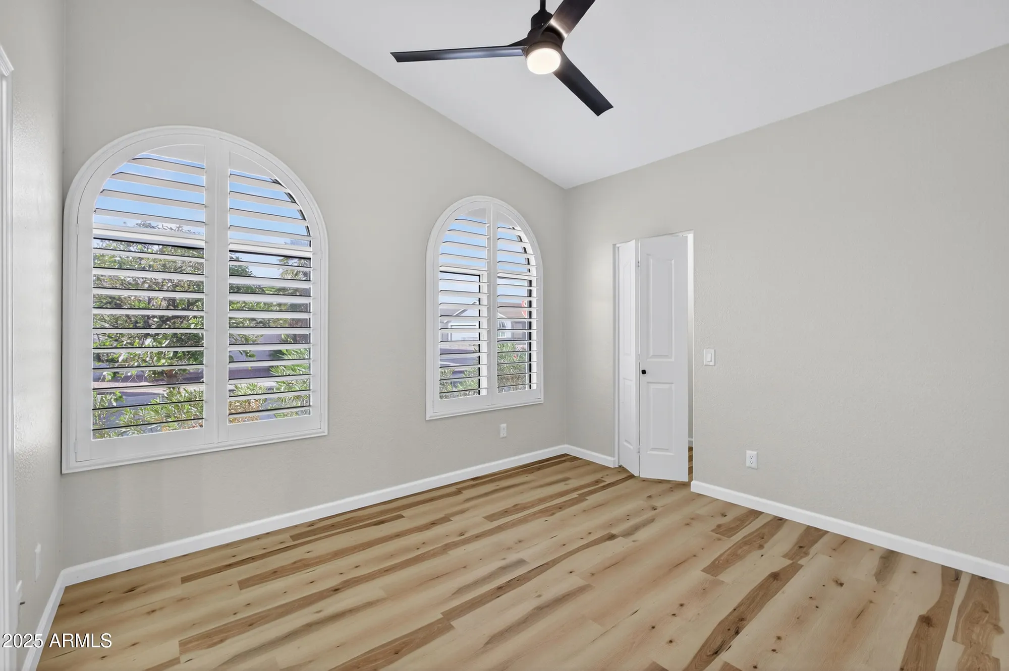 Property Slideshow image 12 of 38 | 6831 s oakmont dr, Chandler, AZ, 85249