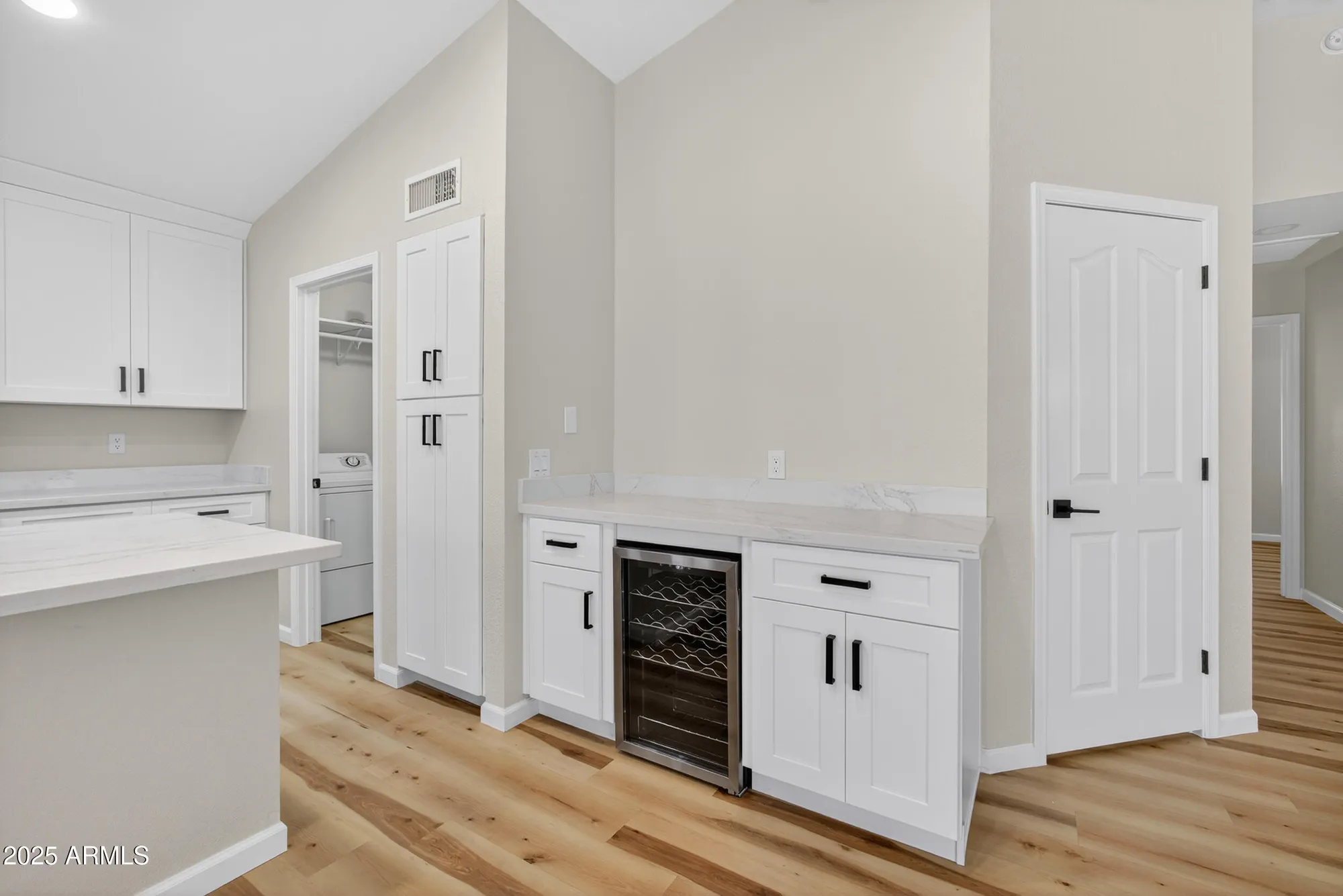 Property Slideshow image 8 of 38 | 6831 s oakmont dr, Chandler, AZ, 85249