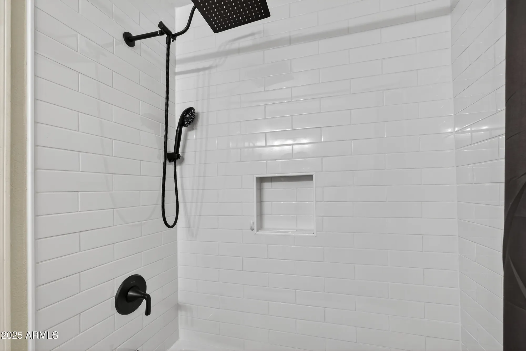 Property Slideshow image 16 of 38 | 6831 s oakmont dr, Chandler, AZ, 85249