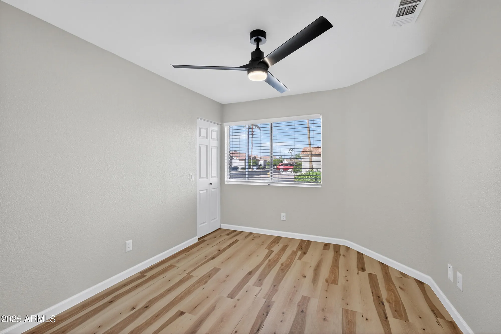 Property Slideshow image 17 of 38 | 6831 s oakmont dr, Chandler, AZ, 85249