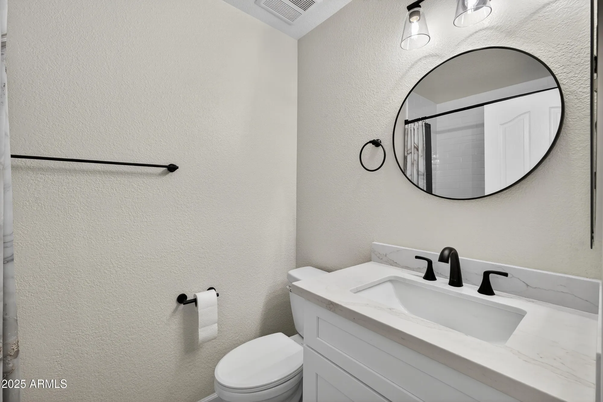 Property Slideshow image 20 of 38 | 6831 s oakmont dr, Chandler, AZ, 85249