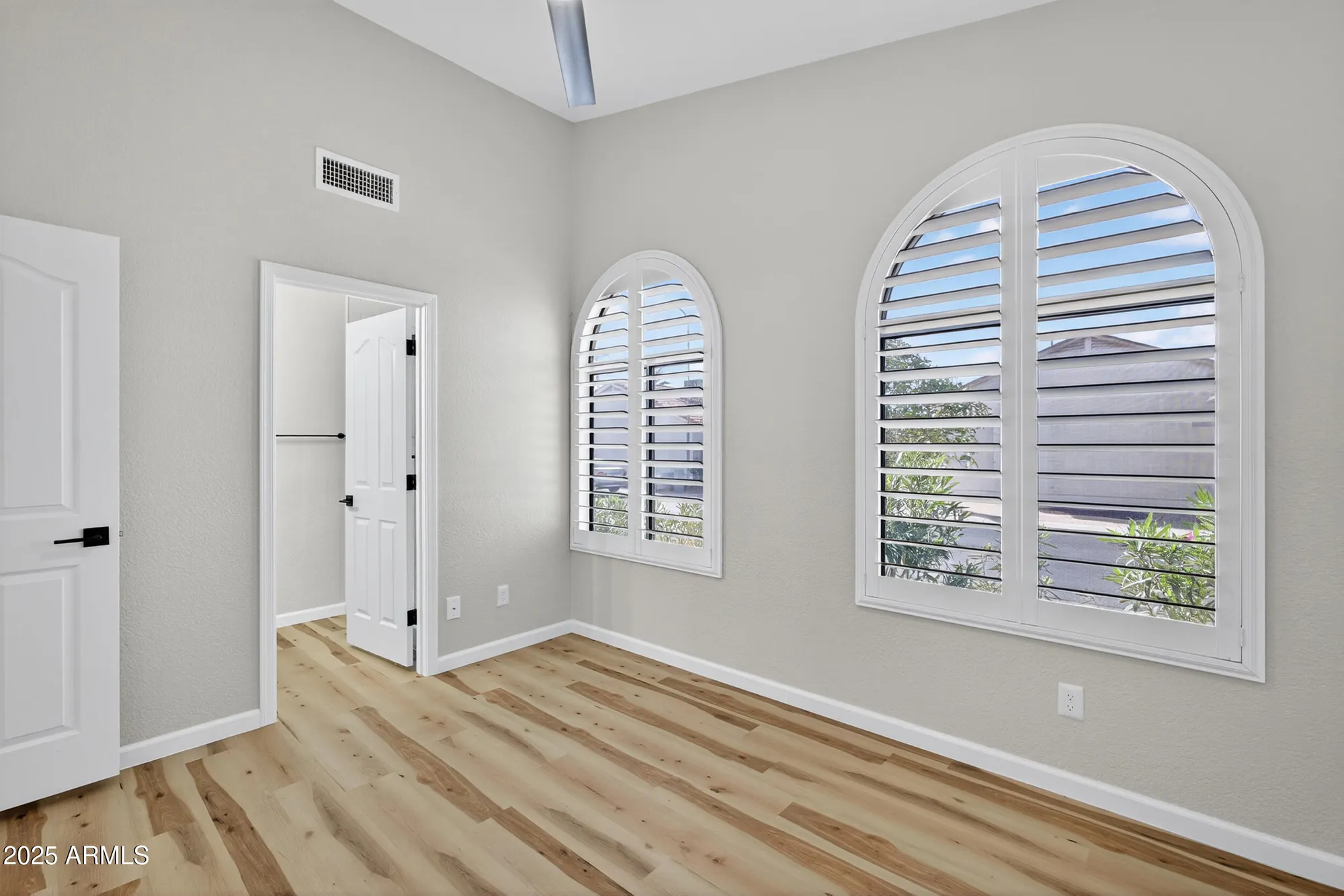 Property Slideshow image 13 of 38 | 6831 s oakmont dr, Chandler, AZ, 85249