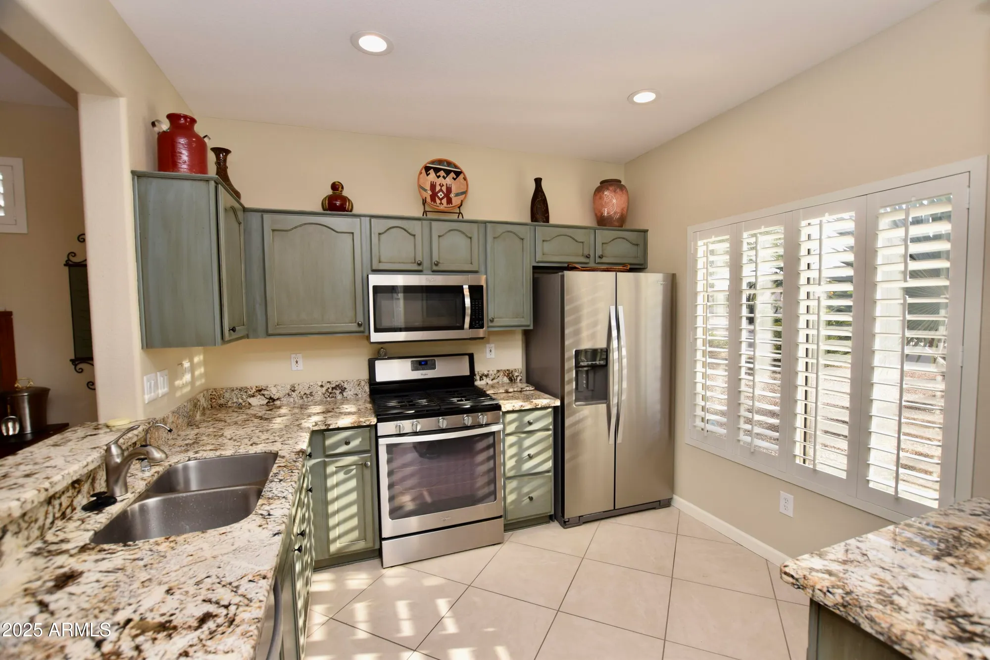Property Slideshow image 13 of 28 | 15624 w azalea ln, Surprise, AZ, 85374
