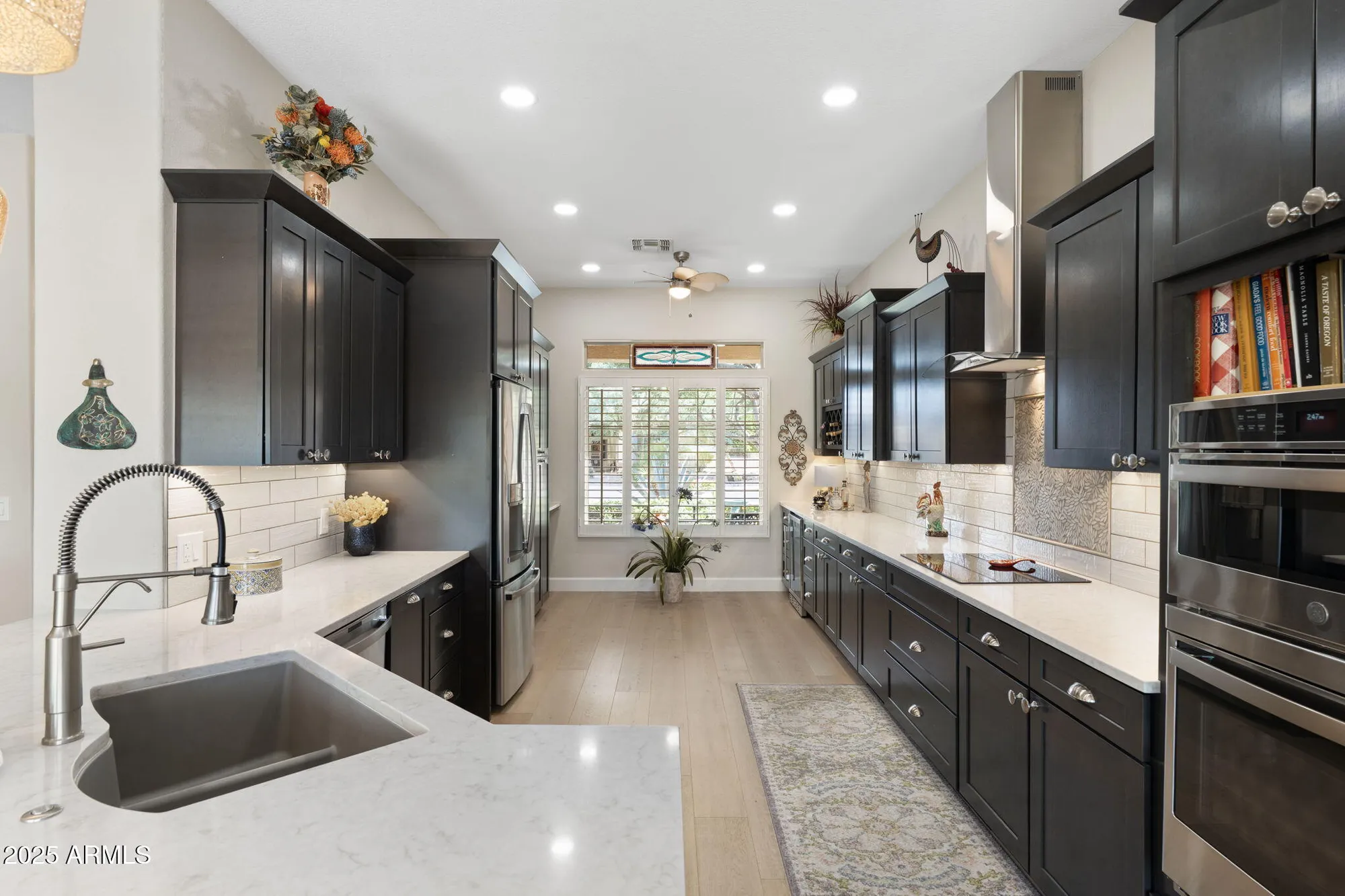 Property Slideshow image 11 of 48 | 4490 e apricot ln, Gilbert, AZ, 85298