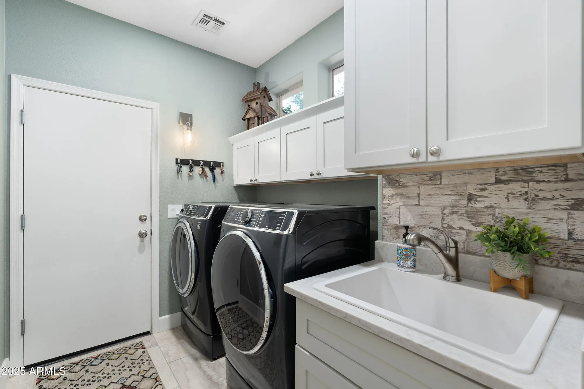 Property Slideshow image 23 of 48 | 4490 e apricot ln, Gilbert, AZ, 85298