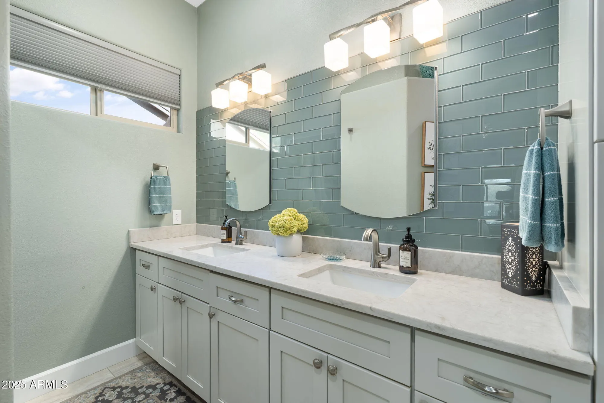 Property Slideshow image 17 of 48 | 4490 e apricot ln, Gilbert, AZ, 85298