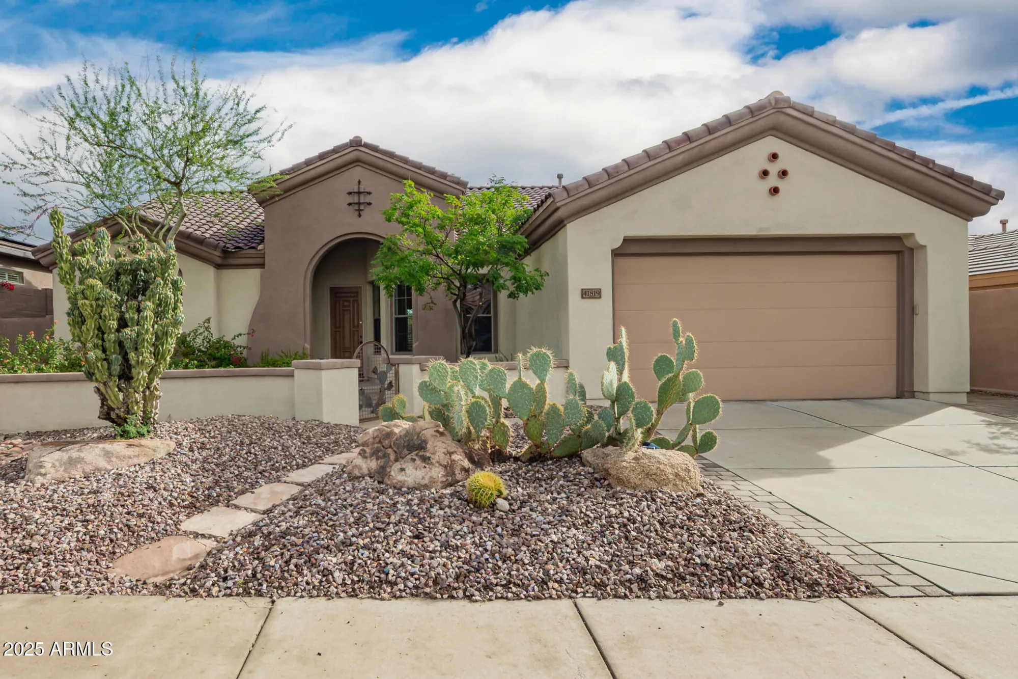 Property Slideshow image 3 of 78 | 41819 n iron horse ct, Anthem, AZ, 85086