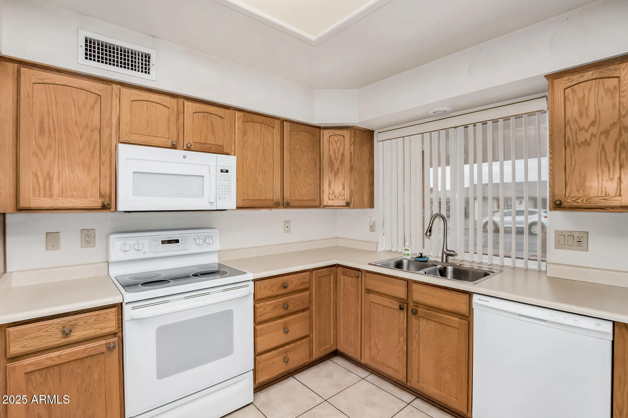 Property Slideshow image 9 of 30 | 7927 e natal ave, Mesa, AZ, 85209