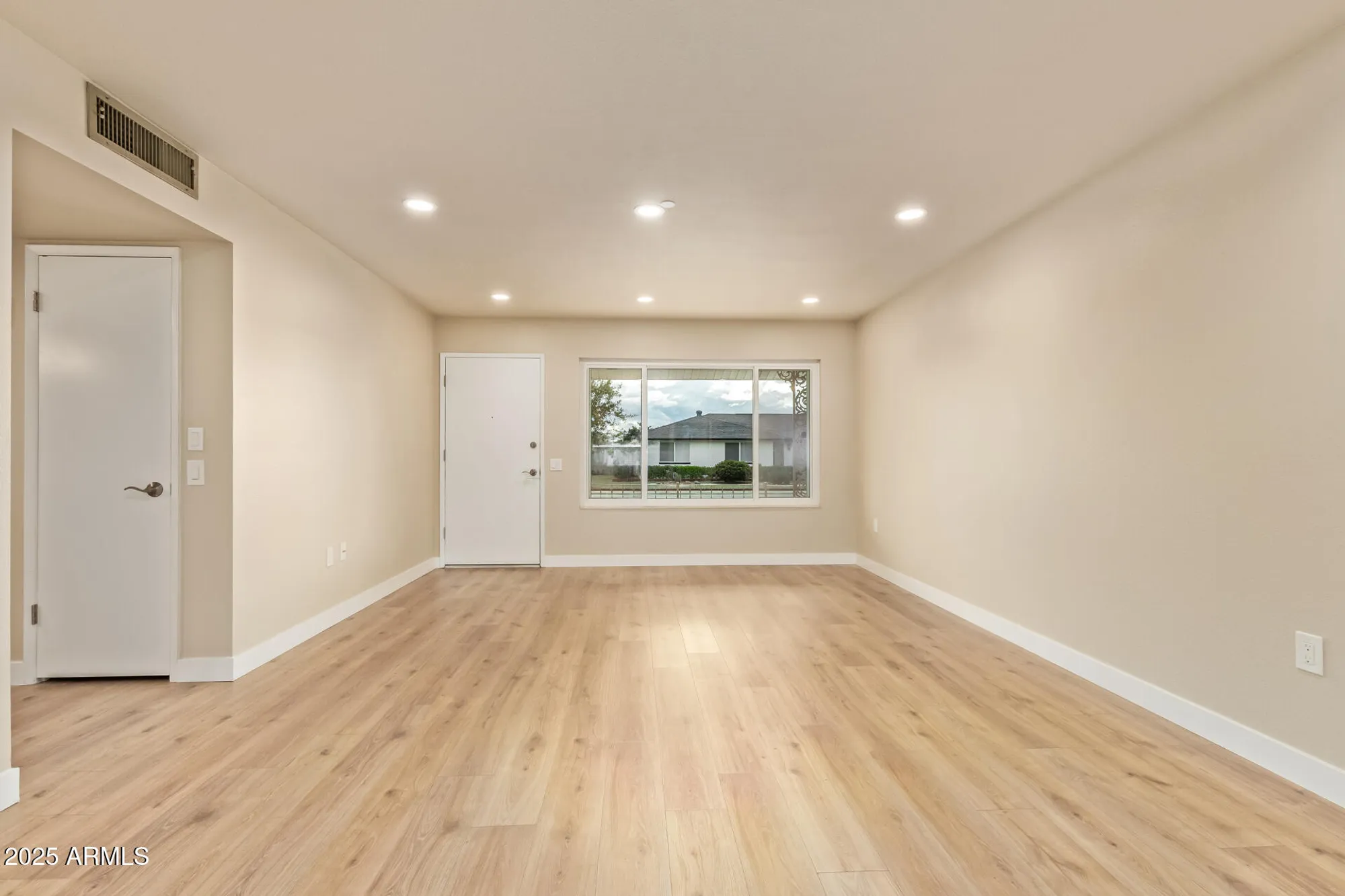 Property Slideshow image 5 of 35 | 10528 w oak ridge dr, Sun City, AZ, 85351