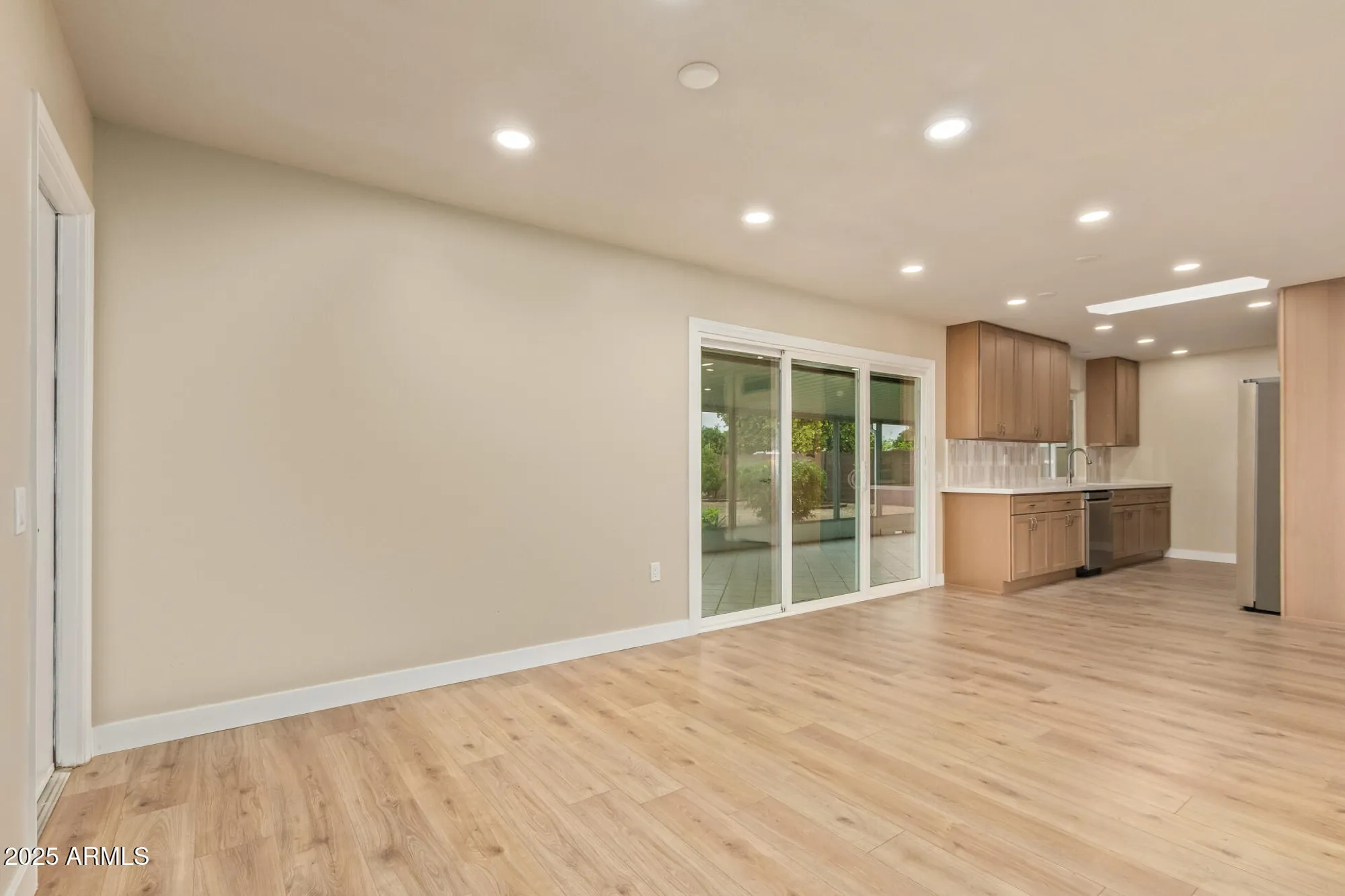 Property Slideshow image 9 of 35 | 10528 w oak ridge dr, Sun City, AZ, 85351