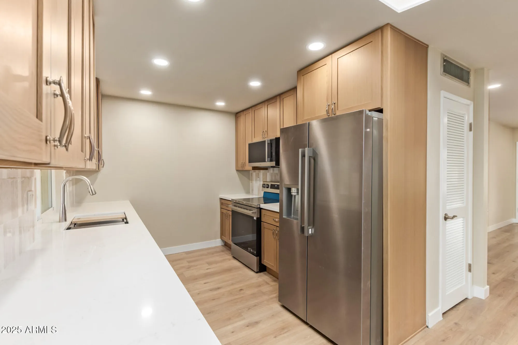 Property Slideshow image 10 of 35 | 10528 w oak ridge dr, Sun City, AZ, 85351