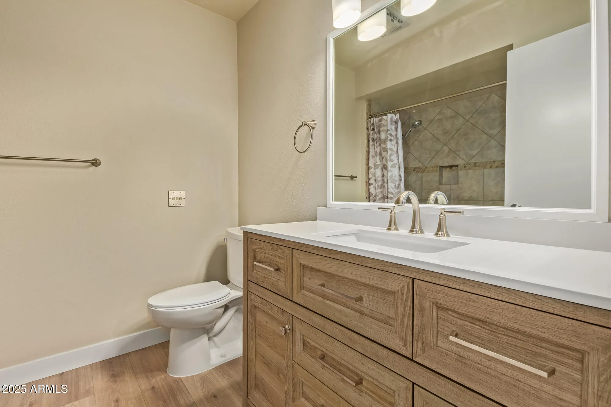 Property Slideshow image 16 of 35 | 10528 w oak ridge dr, Sun City, AZ, 85351