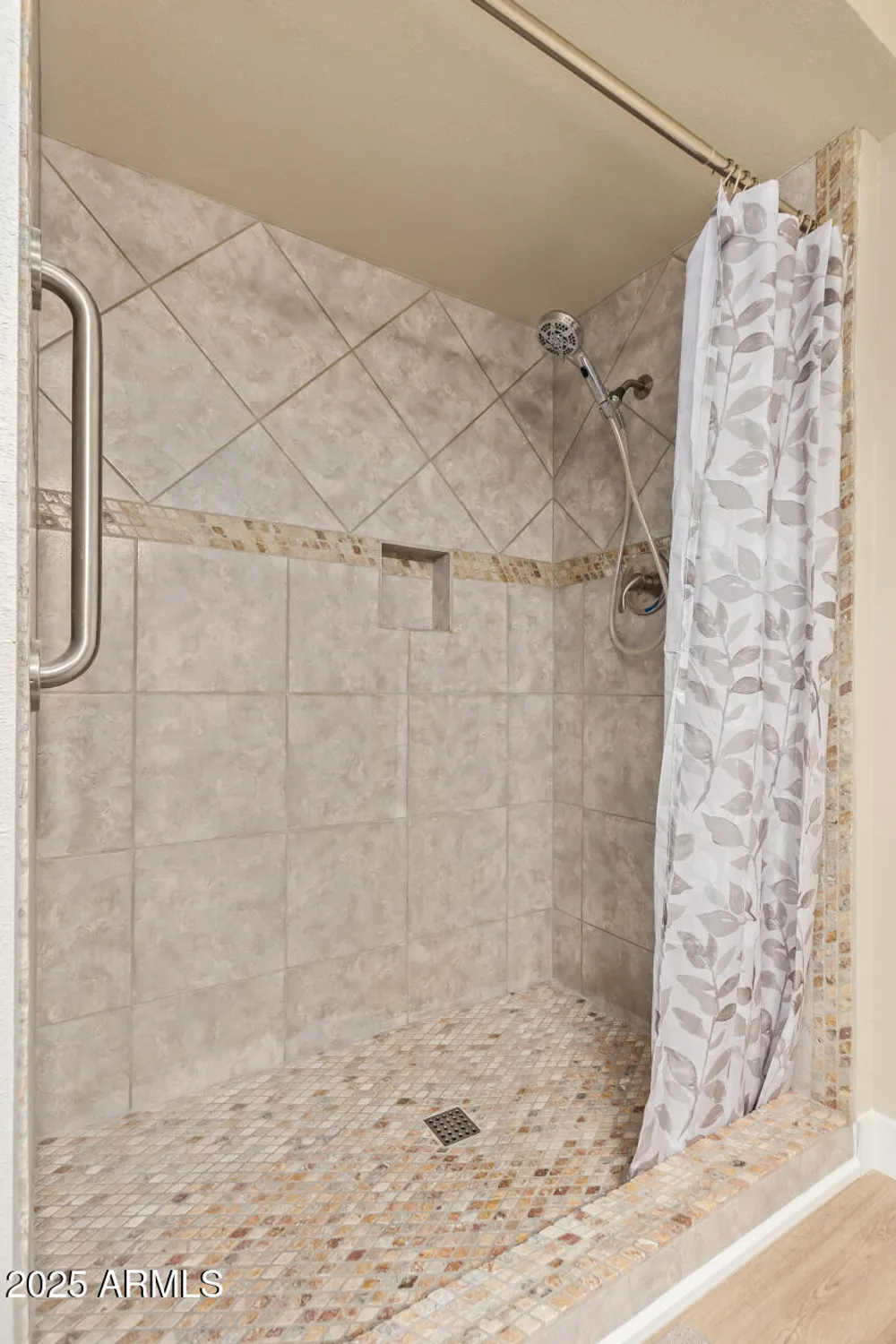 Property Slideshow image 17 of 35 | 10528 w oak ridge dr, Sun City, AZ, 85351