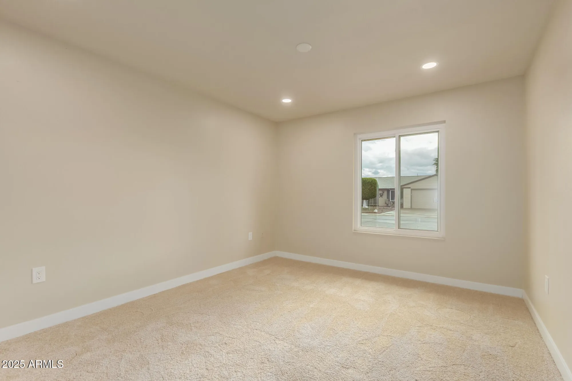 Property Slideshow image 18 of 35 | 10528 w oak ridge dr, Sun City, AZ, 85351