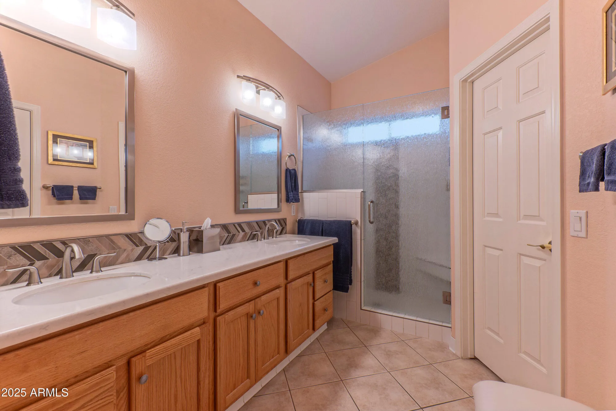 Property Slideshow image 17 of 33 | 15743 w edgemont ave, Goodyear, AZ, 85395