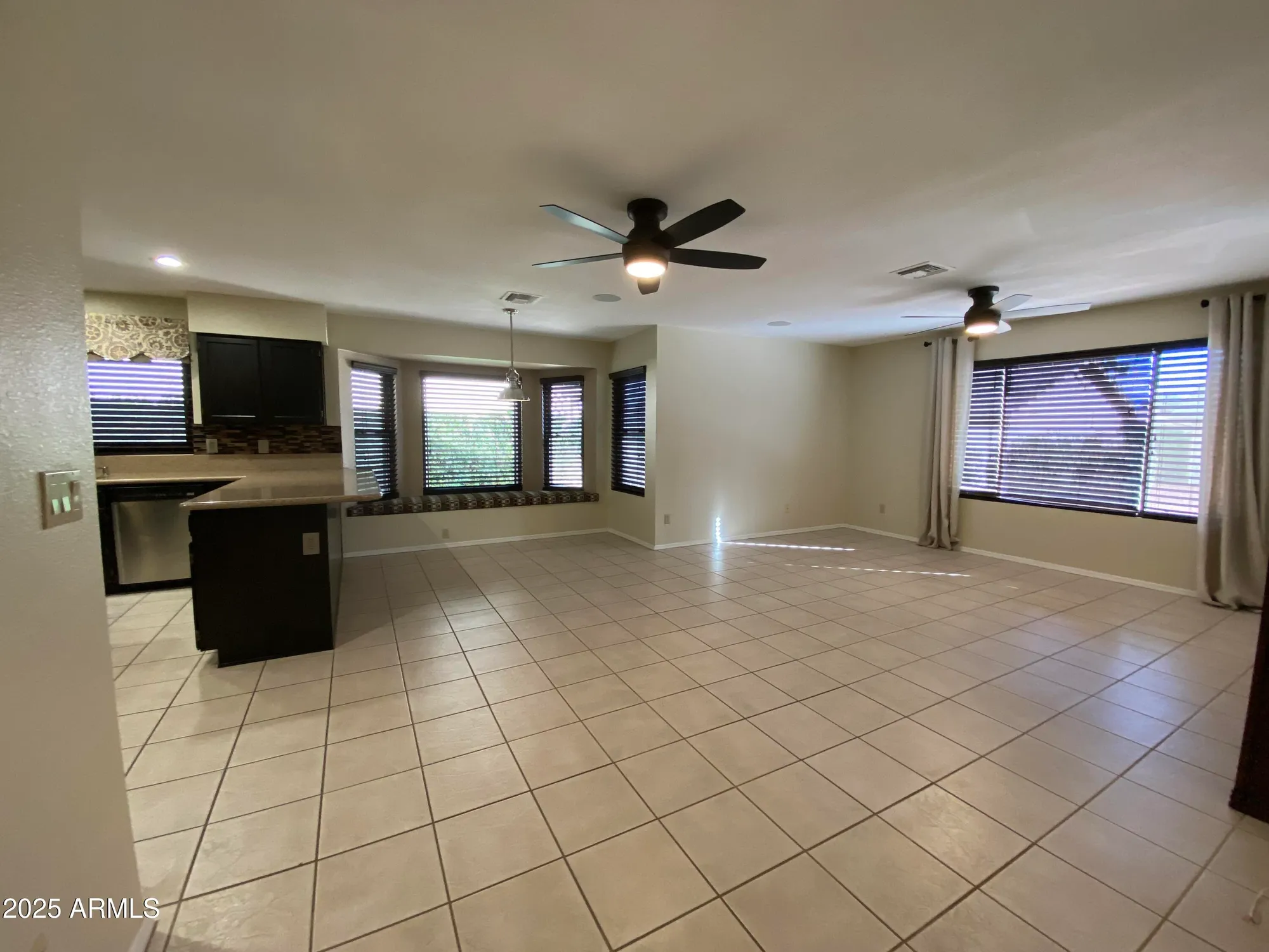 Property Slideshow image 15 of 57 | 9809 w wescott dr, Peoria, AZ, 85382