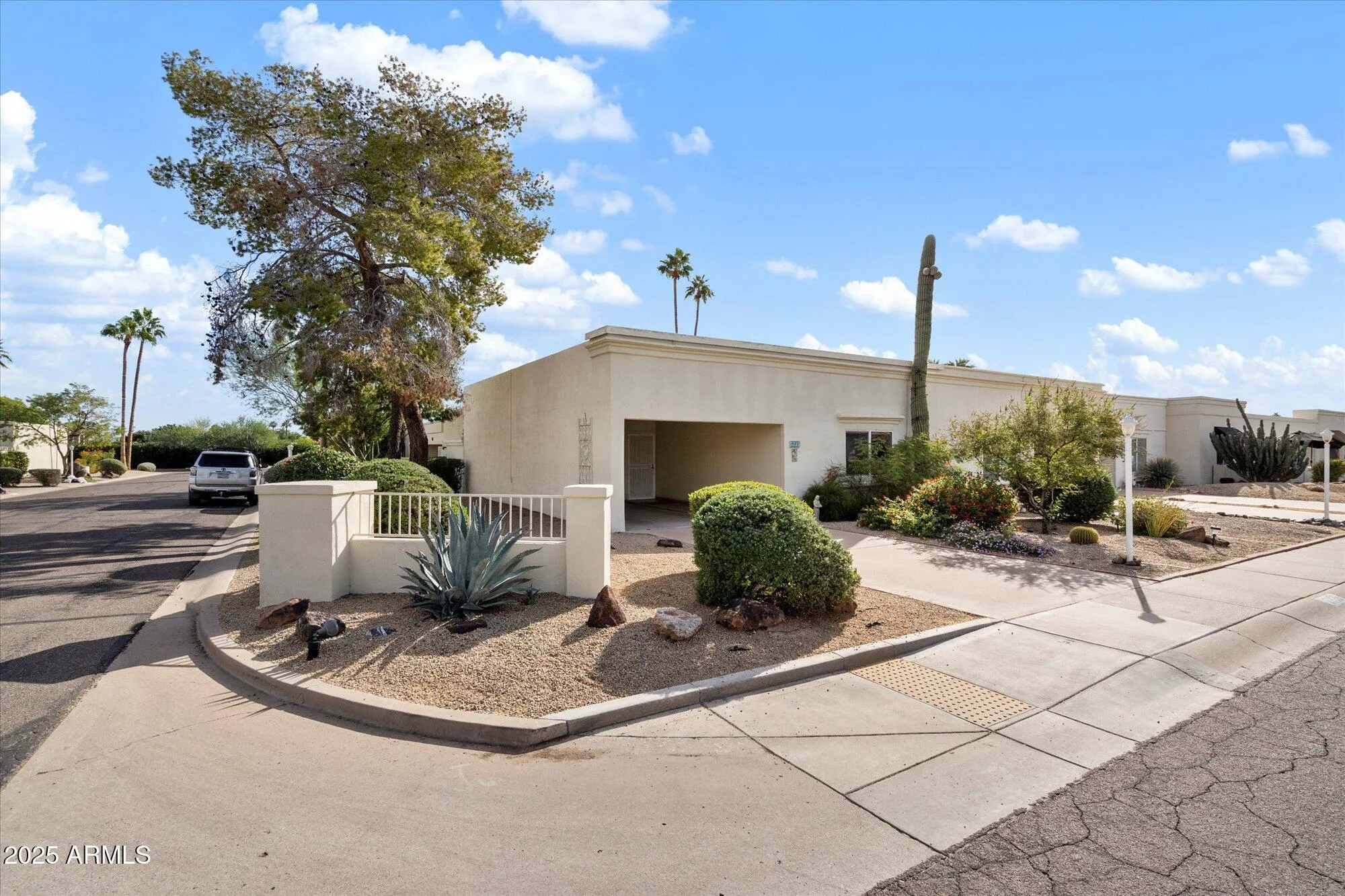 Property Slideshow image 2 of 30 | 5335 n 78th st, Scottsdale, AZ, 85250