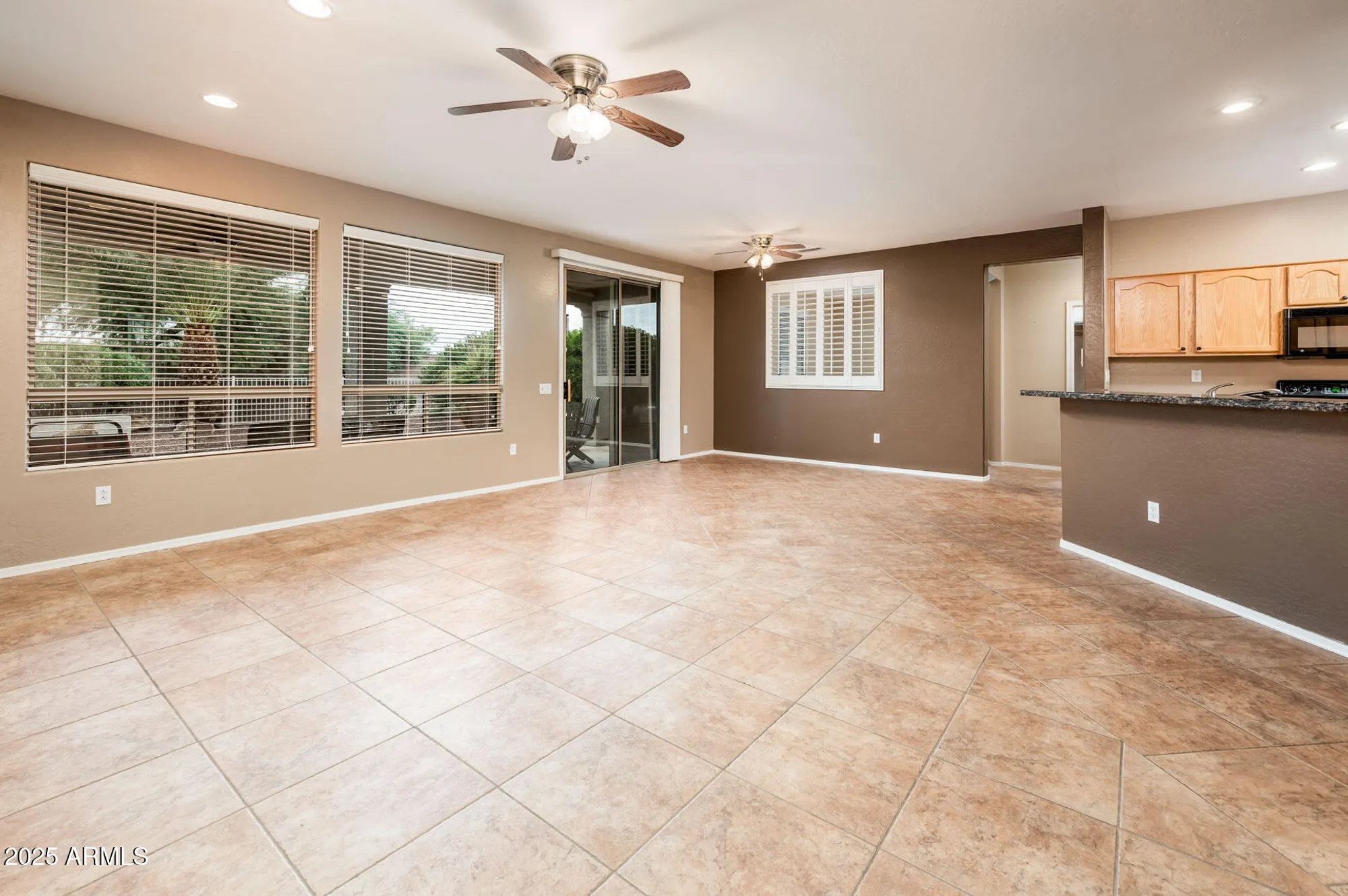 Property Slideshow image 6 of 35 | 18650 n cactus flower way, Surprise, AZ, 85387