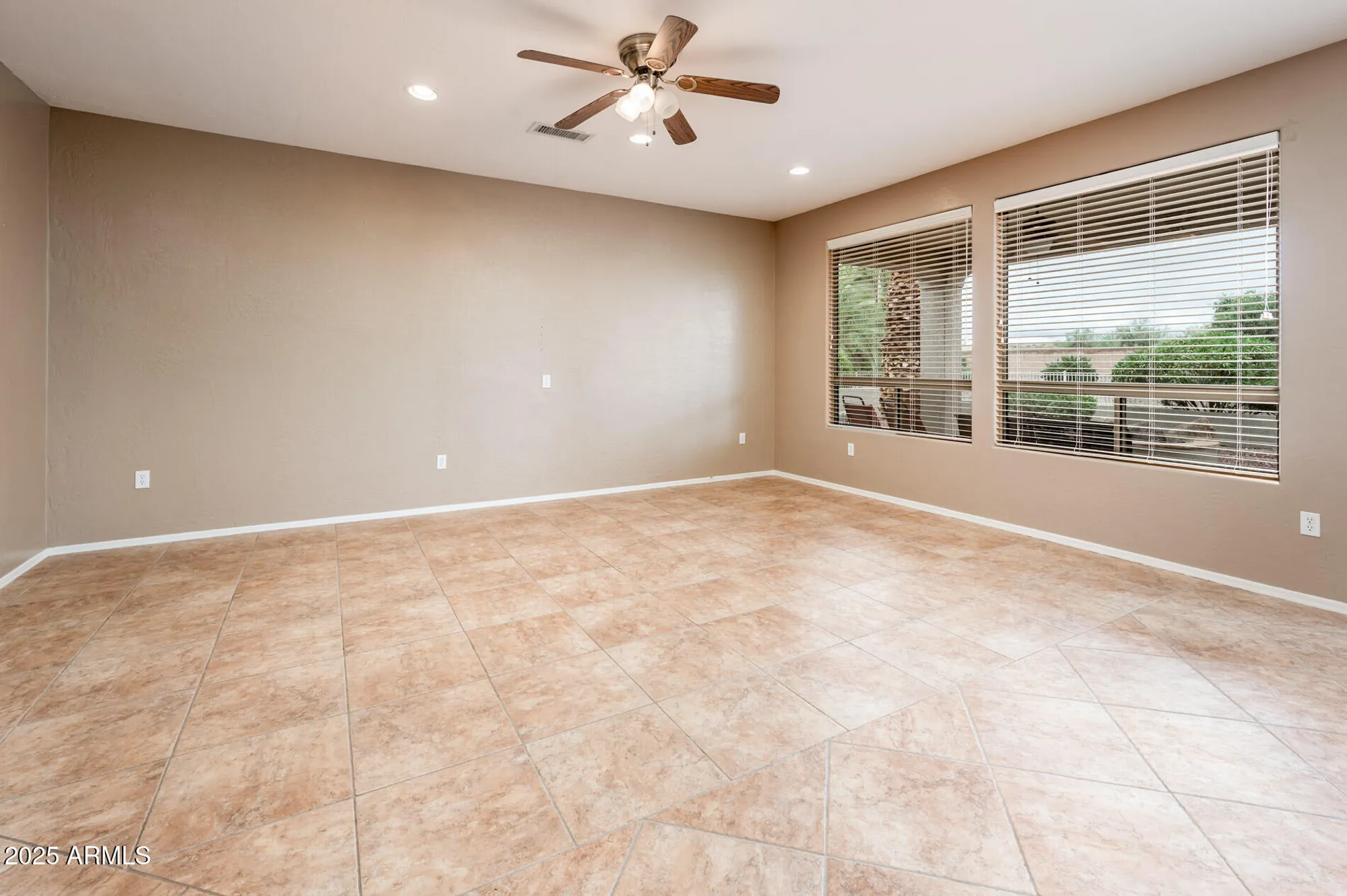 Property Slideshow image 7 of 35 | 18650 n cactus flower way, Surprise, AZ, 85387