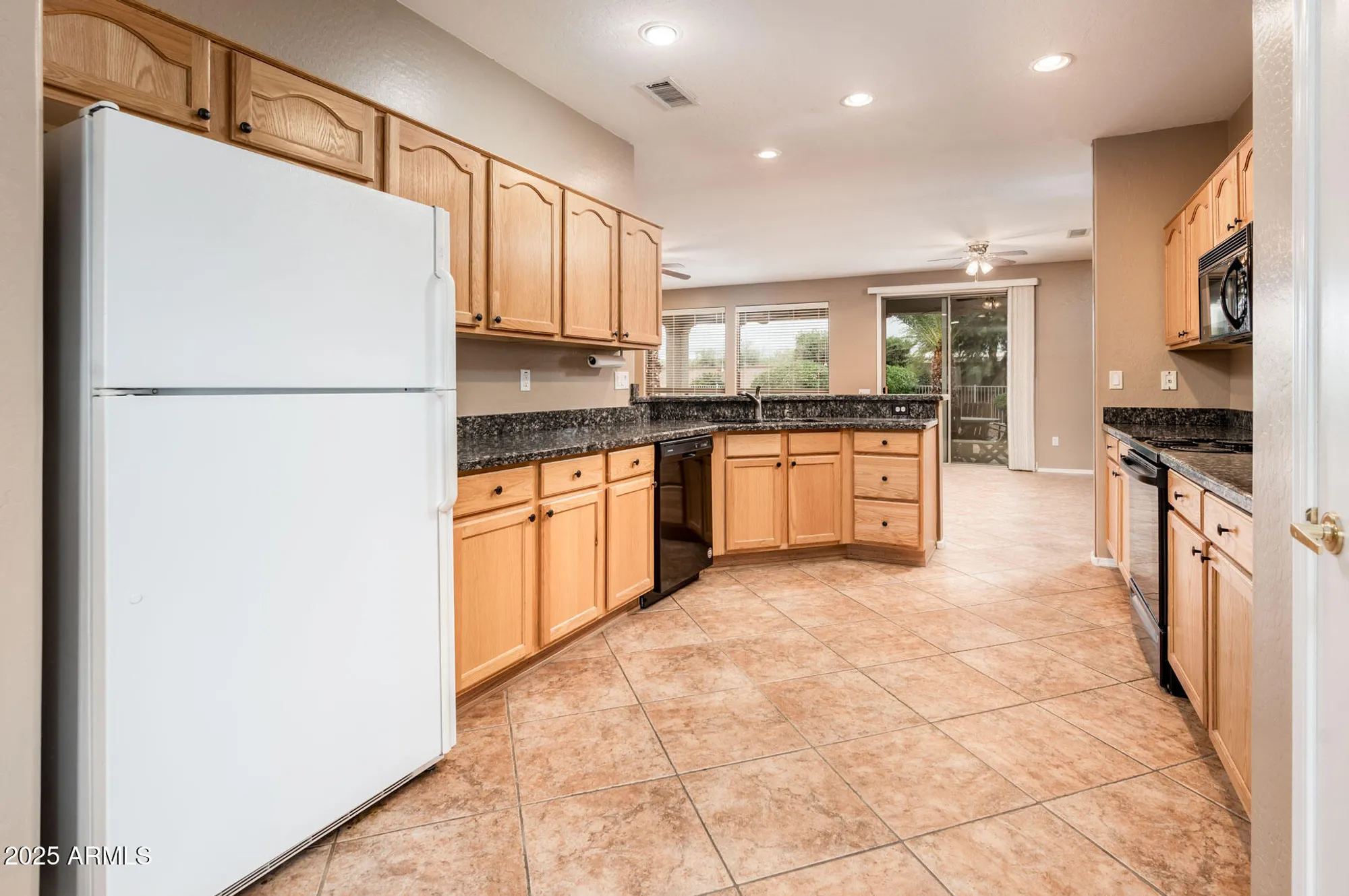 Property Slideshow image 14 of 35 | 18650 n cactus flower way, Surprise, AZ, 85387