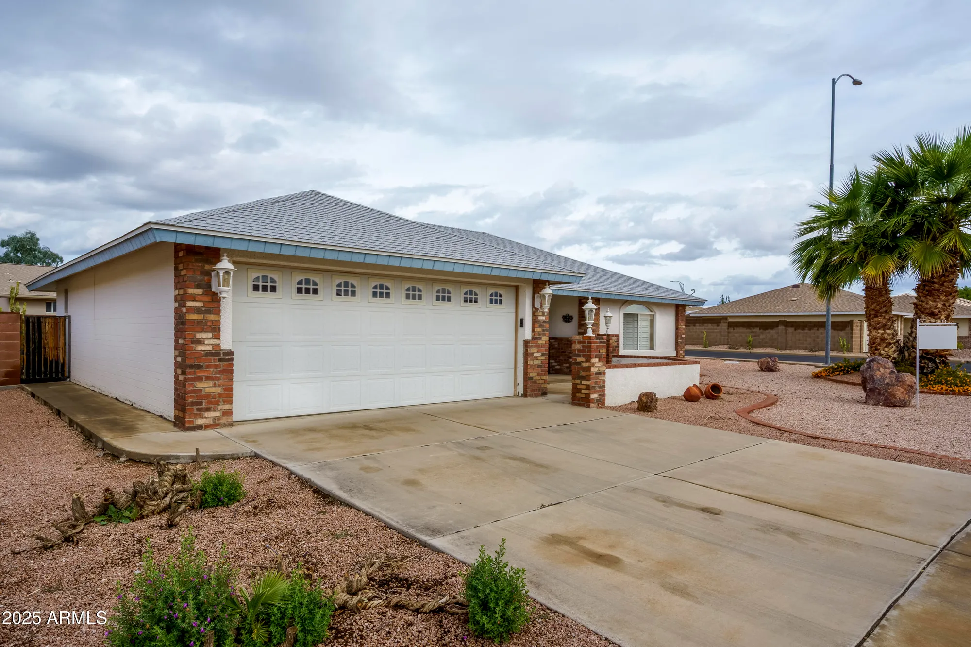 Property Slideshow image 2 of 21 | 7744 e navarro ave, Mesa, AZ, 85209