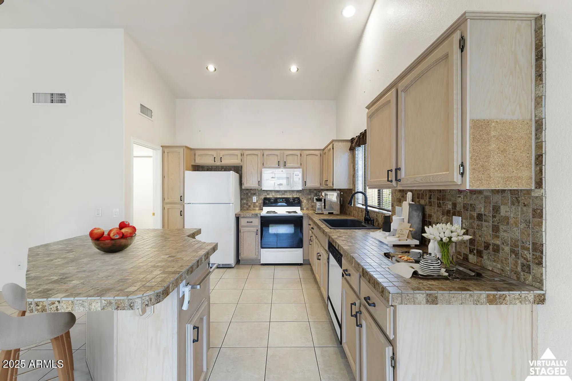 Property Slideshow image 12 of 38 | 15049 w verde ln, Goodyear, AZ, 85395