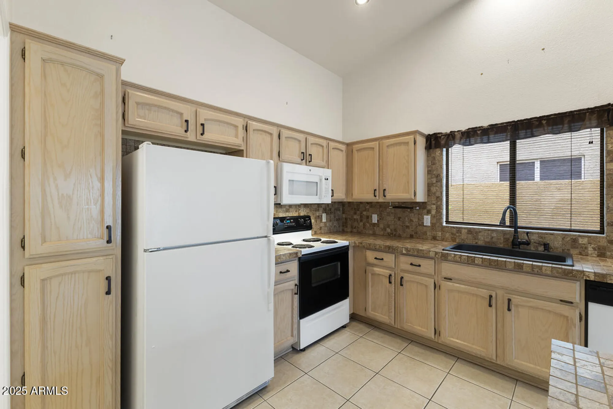 Property Slideshow image 13 of 38 | 15049 w verde ln, Goodyear, AZ, 85395