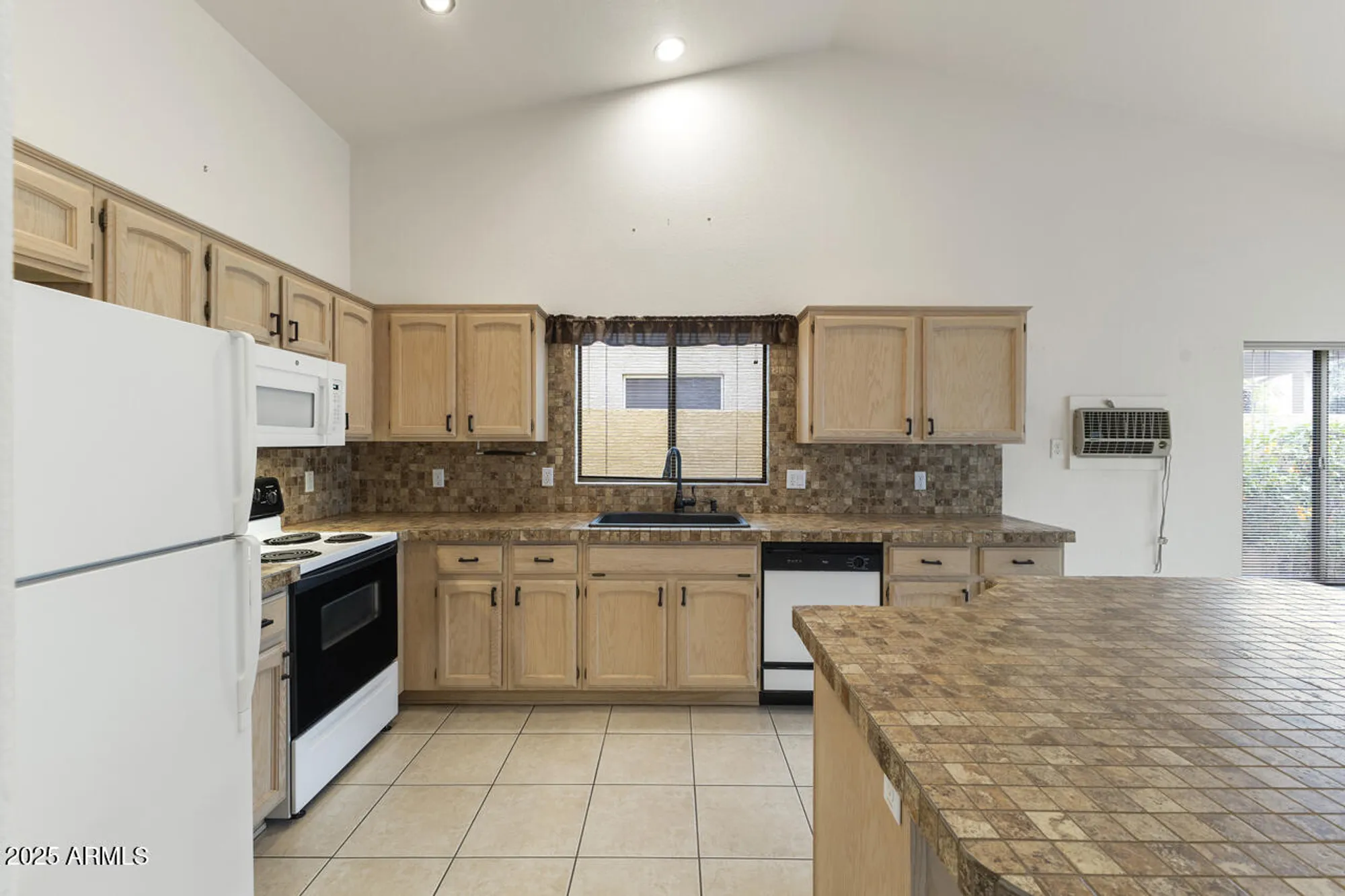 Property Slideshow image 14 of 38 | 15049 w verde ln, Goodyear, AZ, 85395
