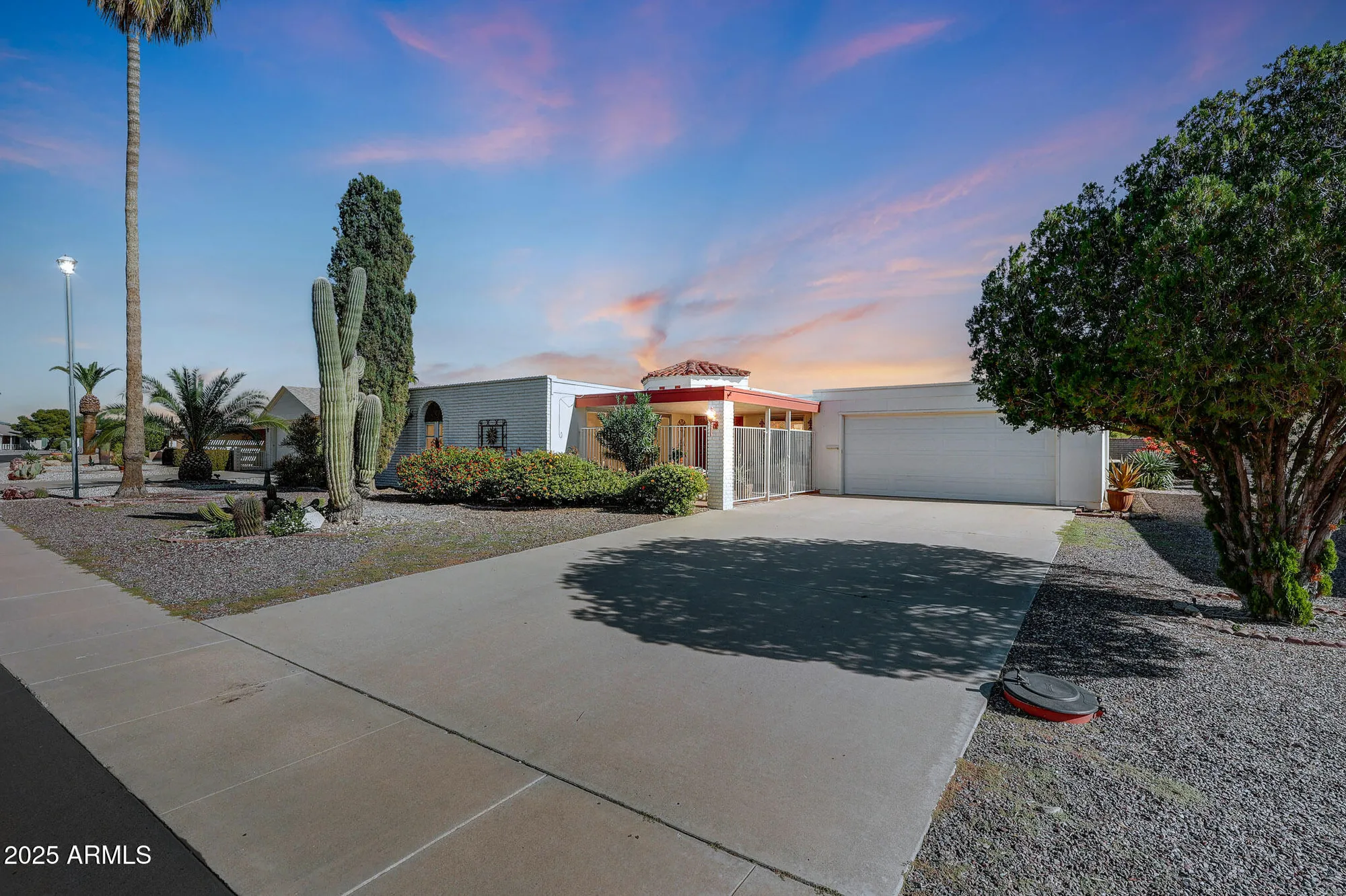 Property Slideshow image 1 of 63 | 9533 w cedar hill cir, Sun City, AZ, 85351