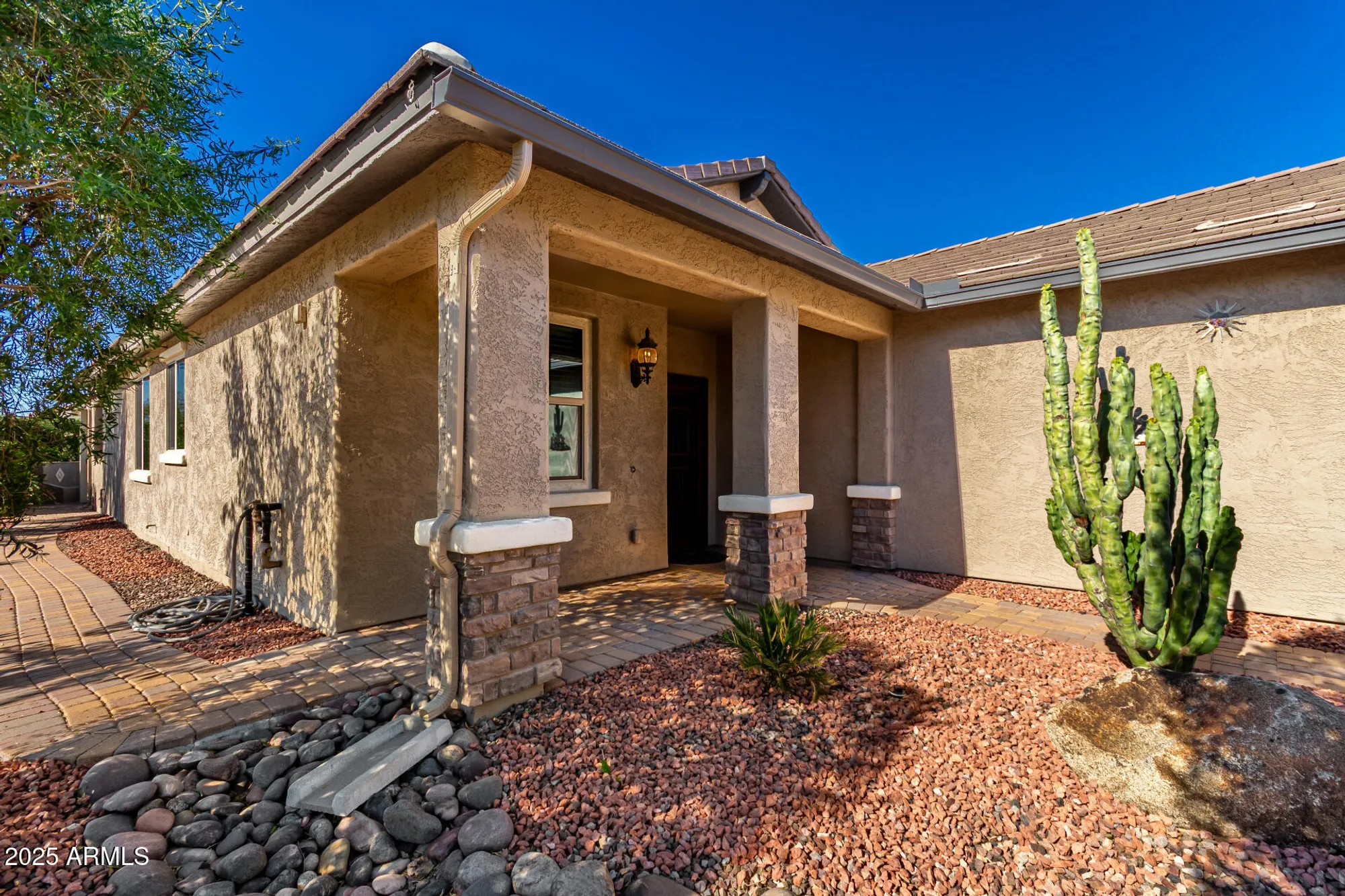 Property Slideshow image 8 of 72 | 7253 w cinder brook way, Florence, AZ, 85132
