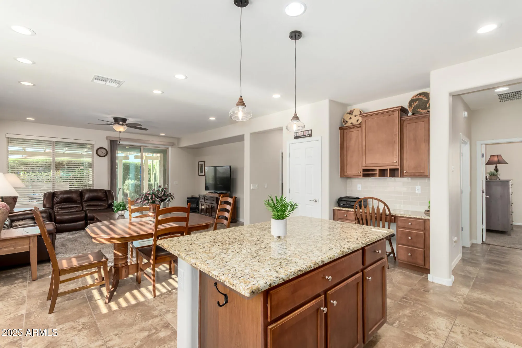 Property Slideshow image 20 of 72 | 7253 w cinder brook way, Florence, AZ, 85132