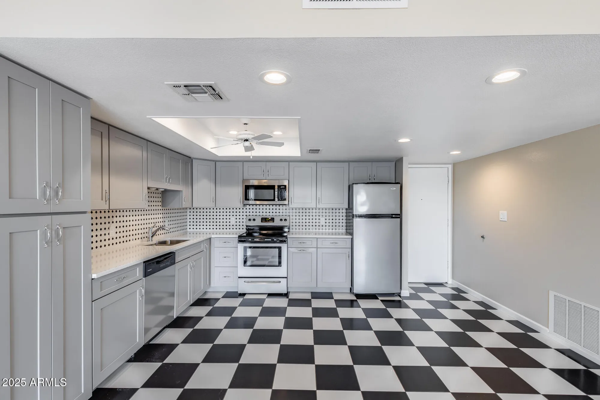 Property Slideshow image 21 of 52 | 7820 e camelback rd unit 211, Scottsdale, AZ, 85251