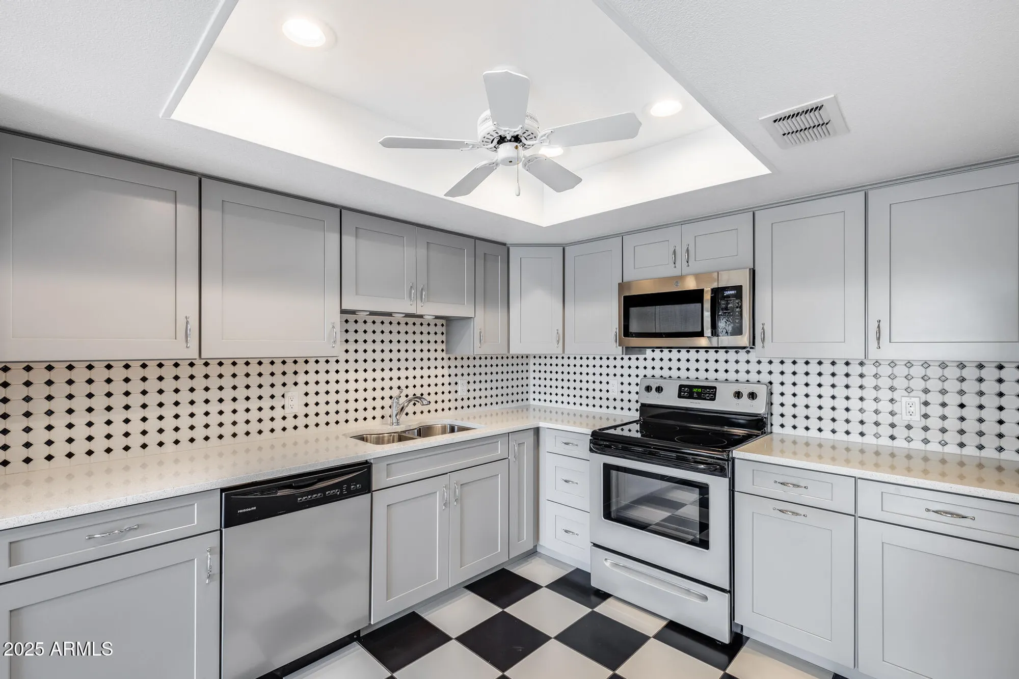 Property Slideshow image 23 of 52 | 7820 e camelback rd unit 211, Scottsdale, AZ, 85251