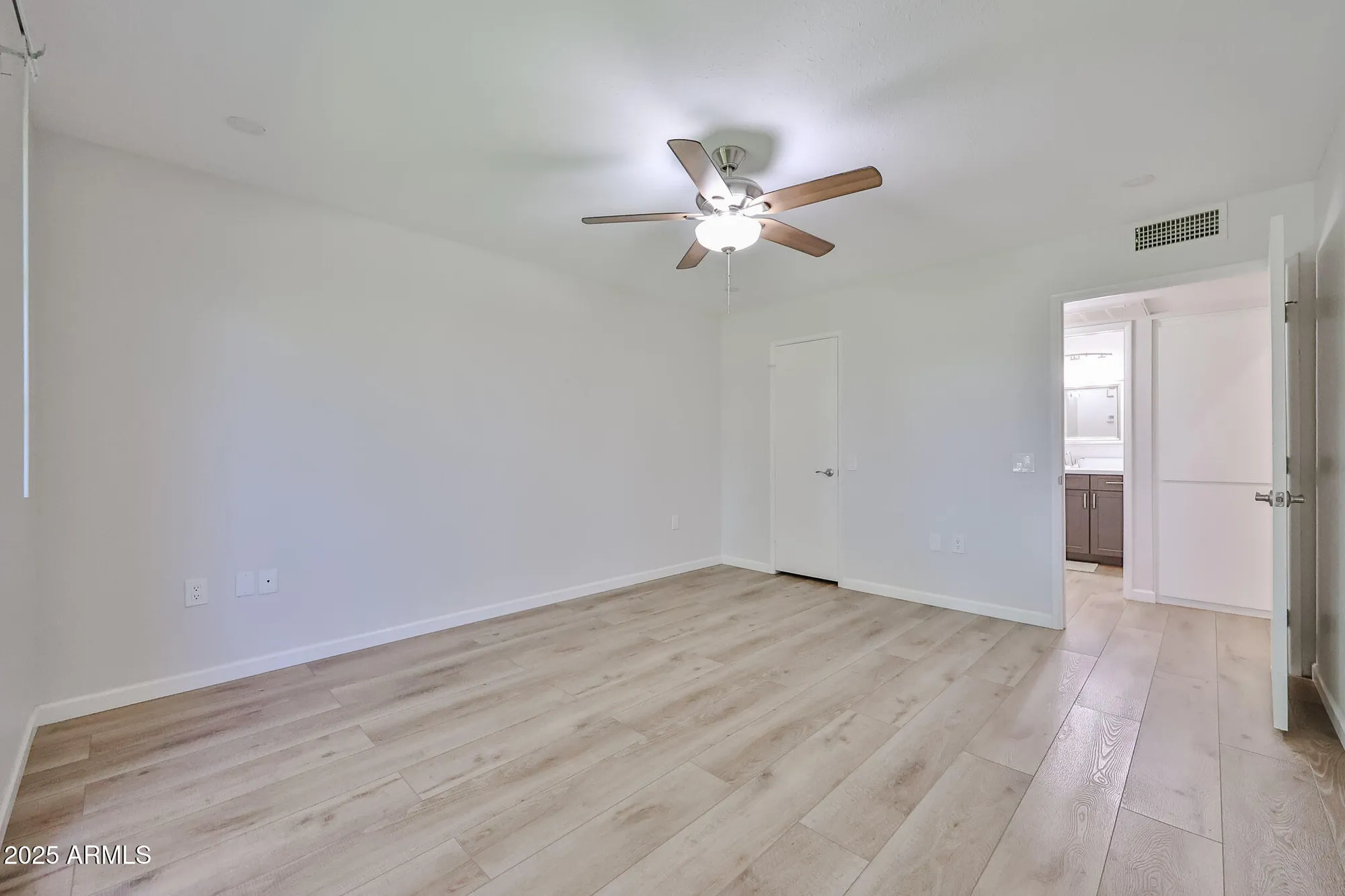 Property Slideshow image 5 of 30 | 10040 w royal oak rd b, Sun City, AZ, 85351