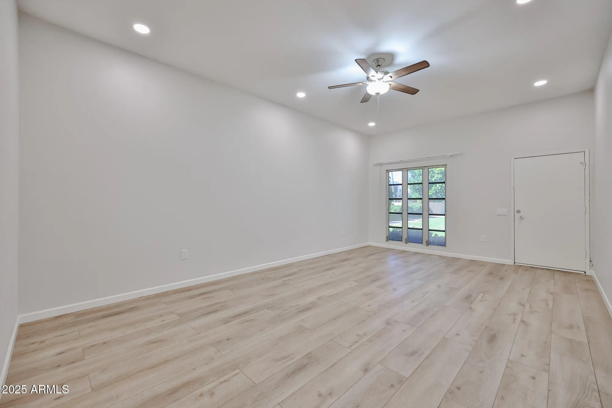 Property Slideshow image 12 of 30 | 10040 w royal oak rd b, Sun City, AZ, 85351