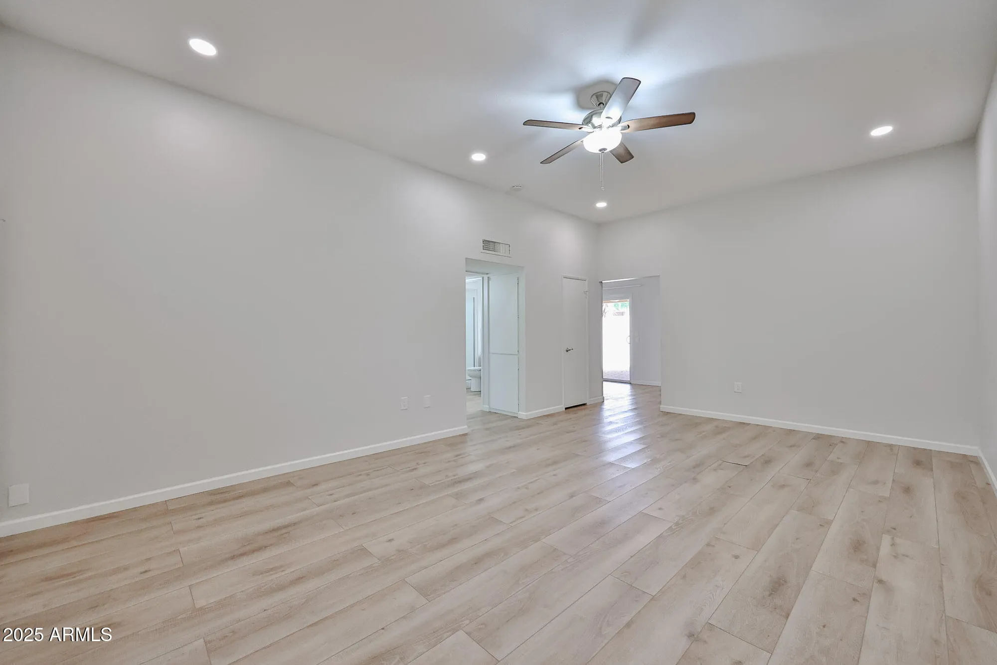 Property Slideshow image 14 of 30 | 10040 w royal oak rd b, Sun City, AZ, 85351