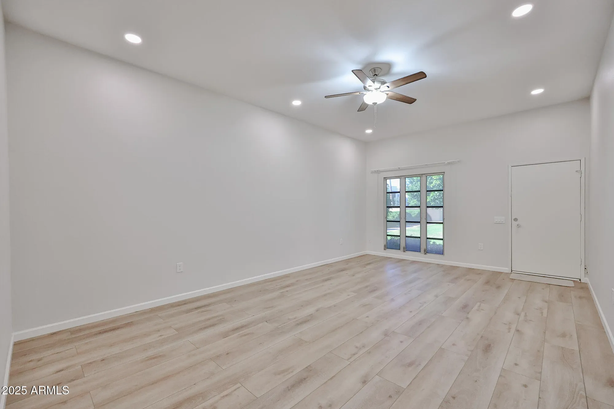 Property Slideshow image 9 of 30 | 10040 w royal oak rd b, Sun City, AZ, 85351