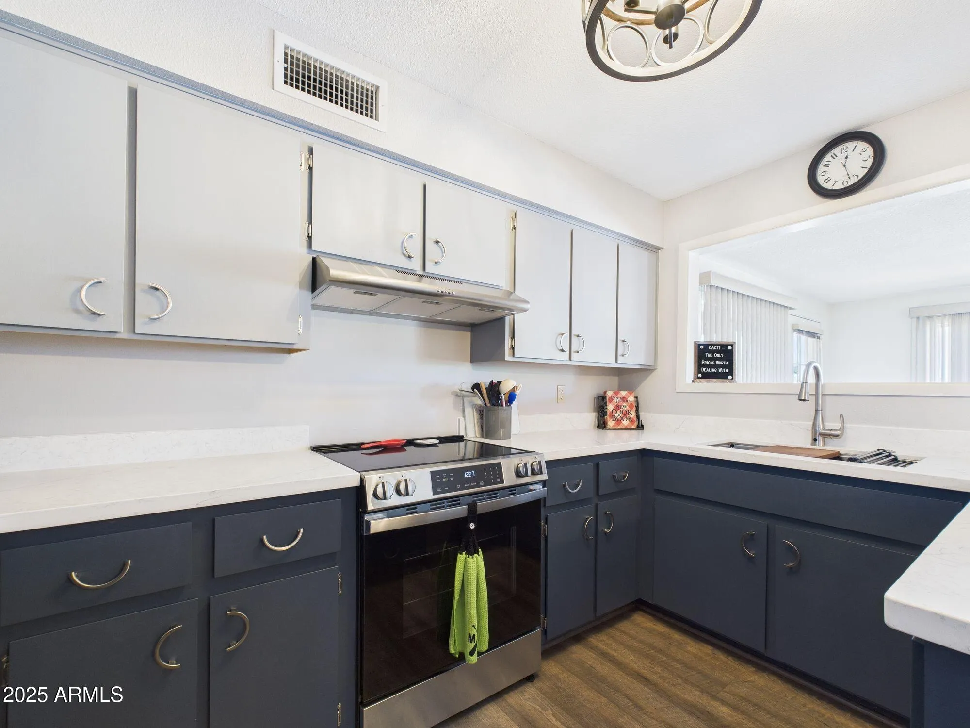 Property Slideshow image 8 of 24 | 8246 e fay ave, Mesa, AZ, 85208