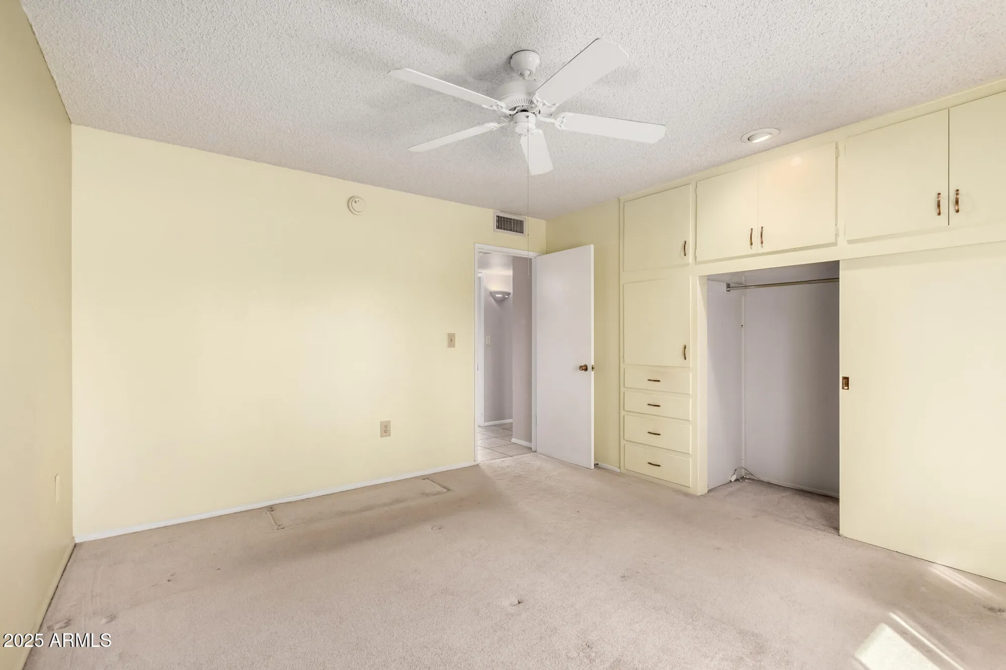 Property Slideshow image 27 of 37 | 10012 w bolivar dr, Sun City, AZ, 85351