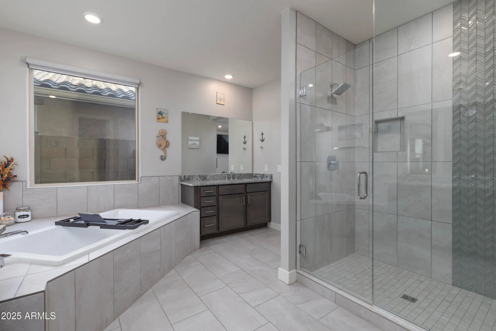 Property Slideshow image 15 of 38 | 18493 w hiddenview dr, Goodyear, AZ, 85338