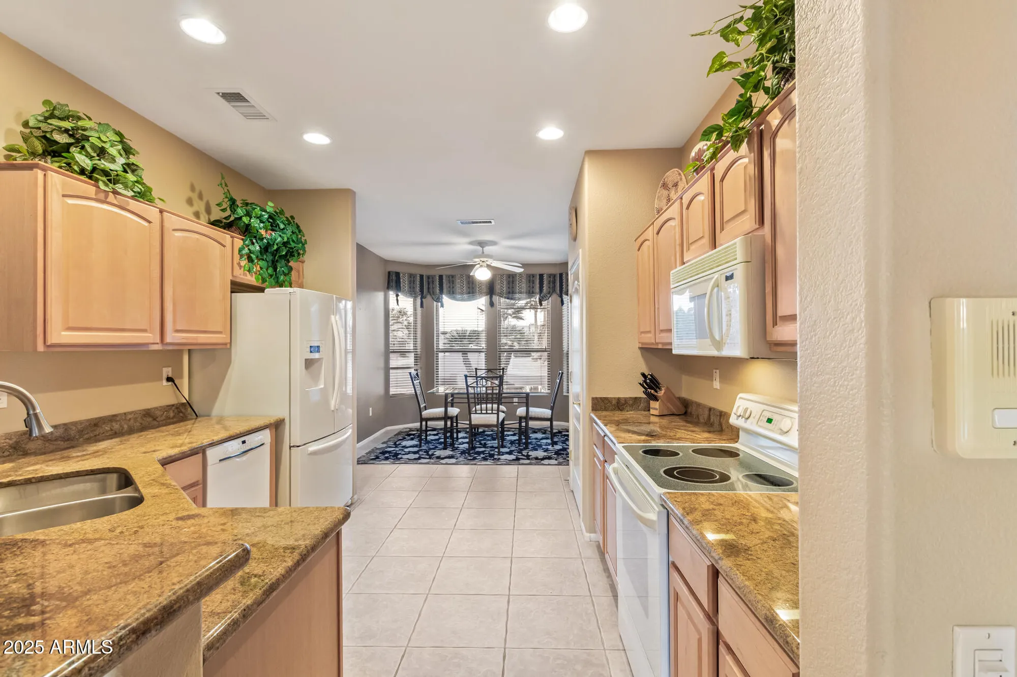 Property Slideshow image 8 of 31 | 15829 w bridgewood dr, Surprise, AZ, 85374