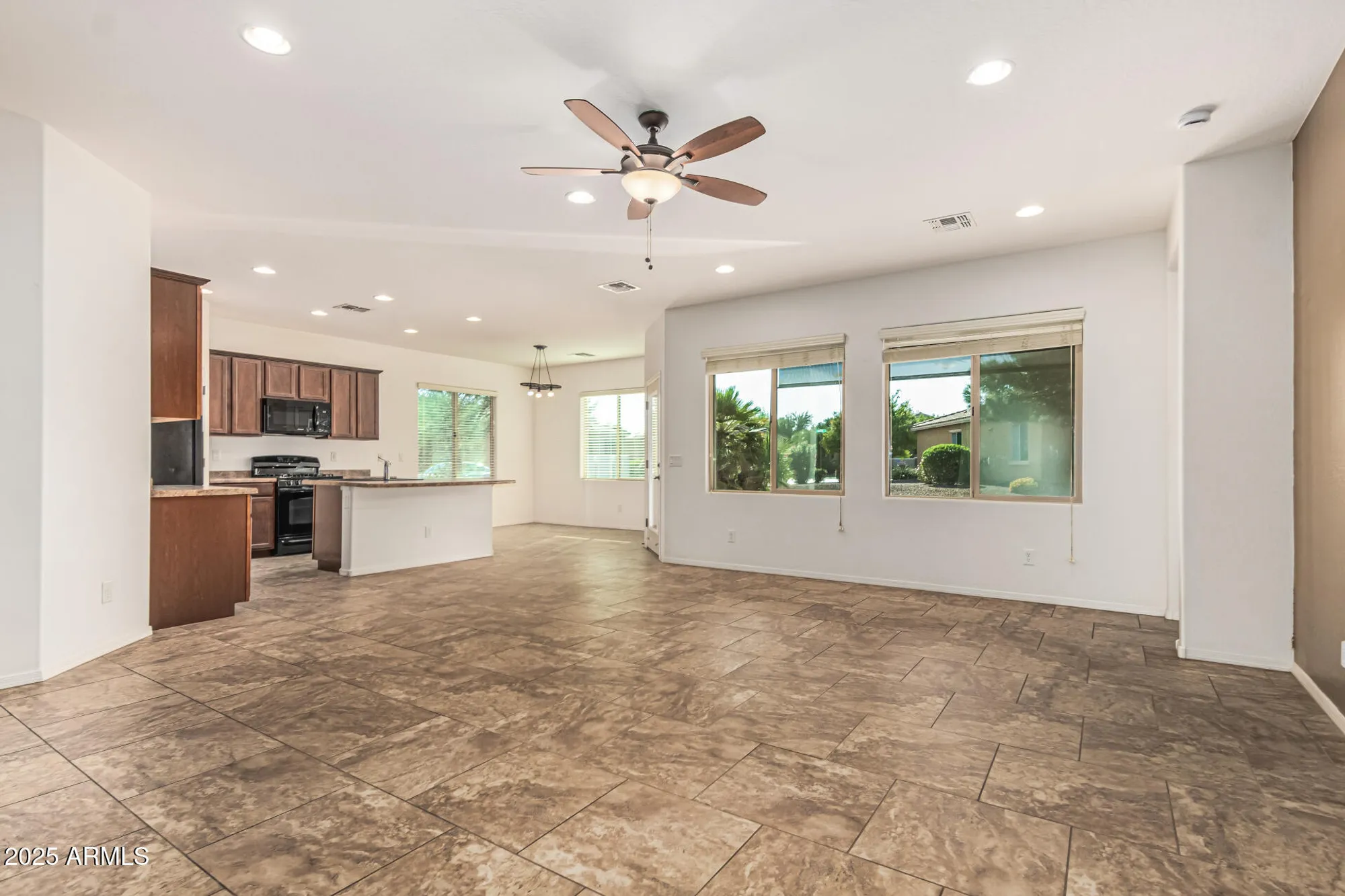 Property Slideshow image 8 of 50 | 20104 n geyser dr, Maricopa, AZ, 85138