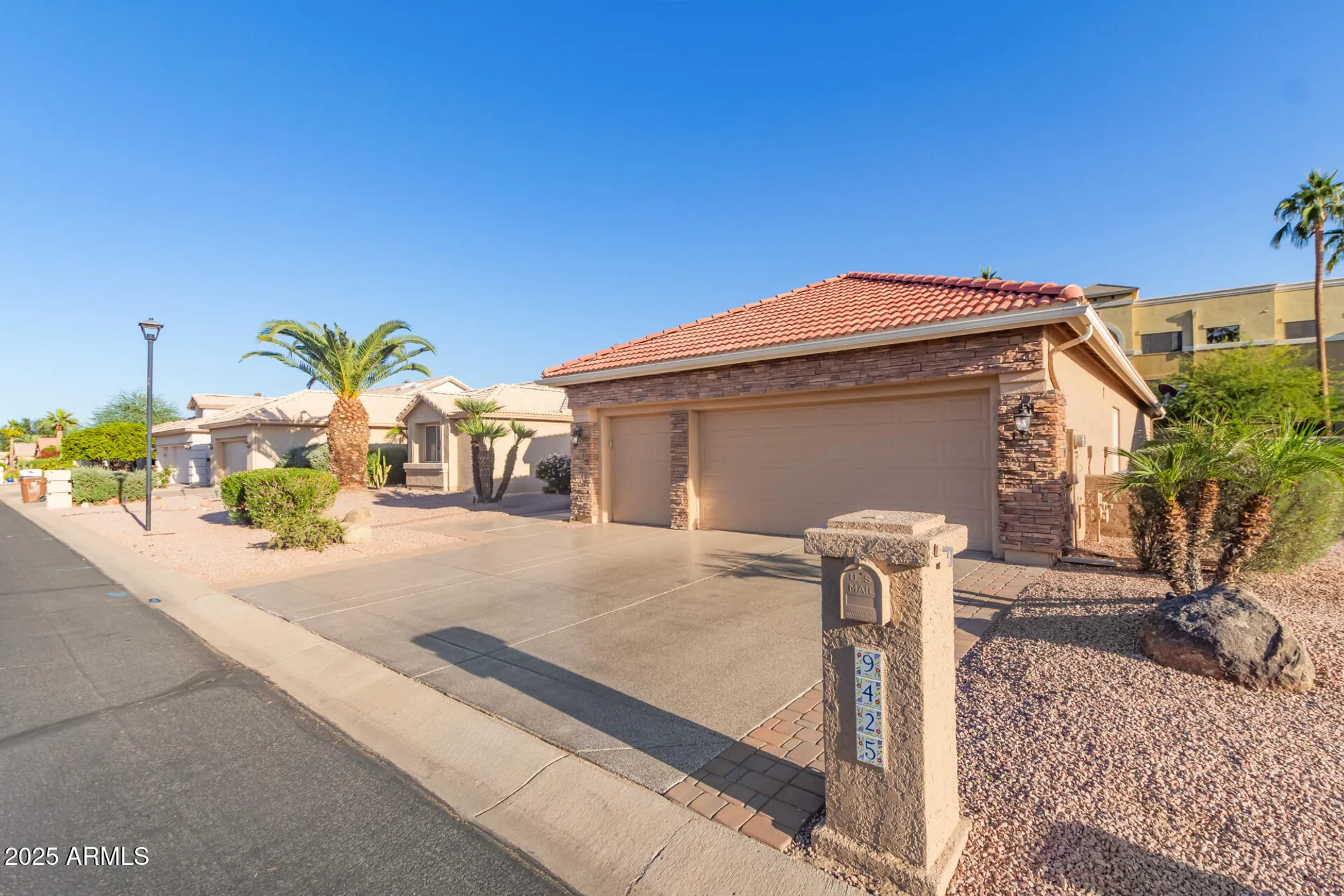 Property Slideshow image 3 of 32 | 9425 e nacoma dr, Sun Lakes, AZ, 85248